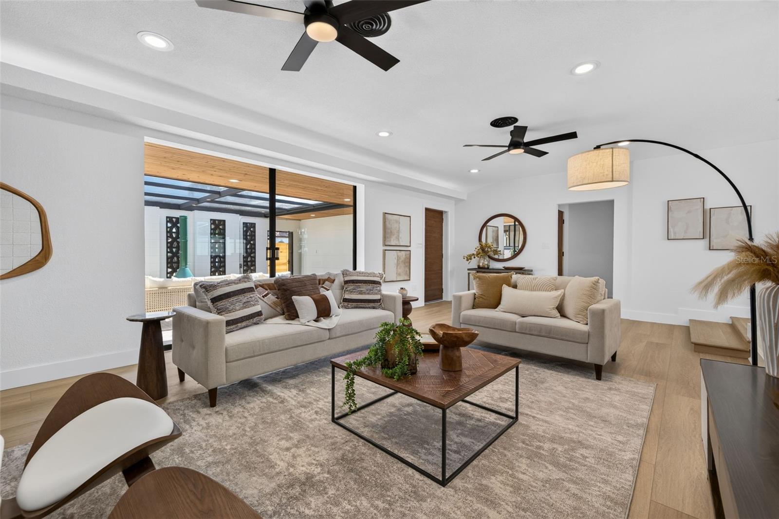 2015 DOLPHIN BOULEVARD S, St Petersburg, FL 33707