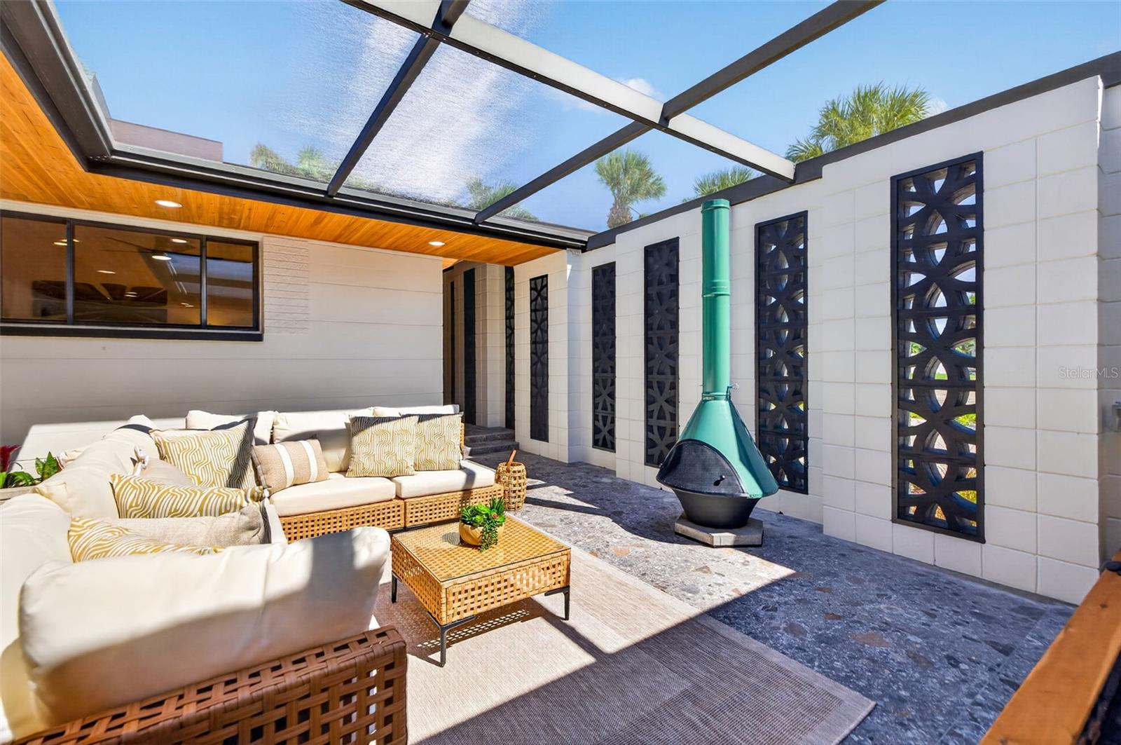2015 DOLPHIN BOULEVARD S, St Petersburg, FL 33707