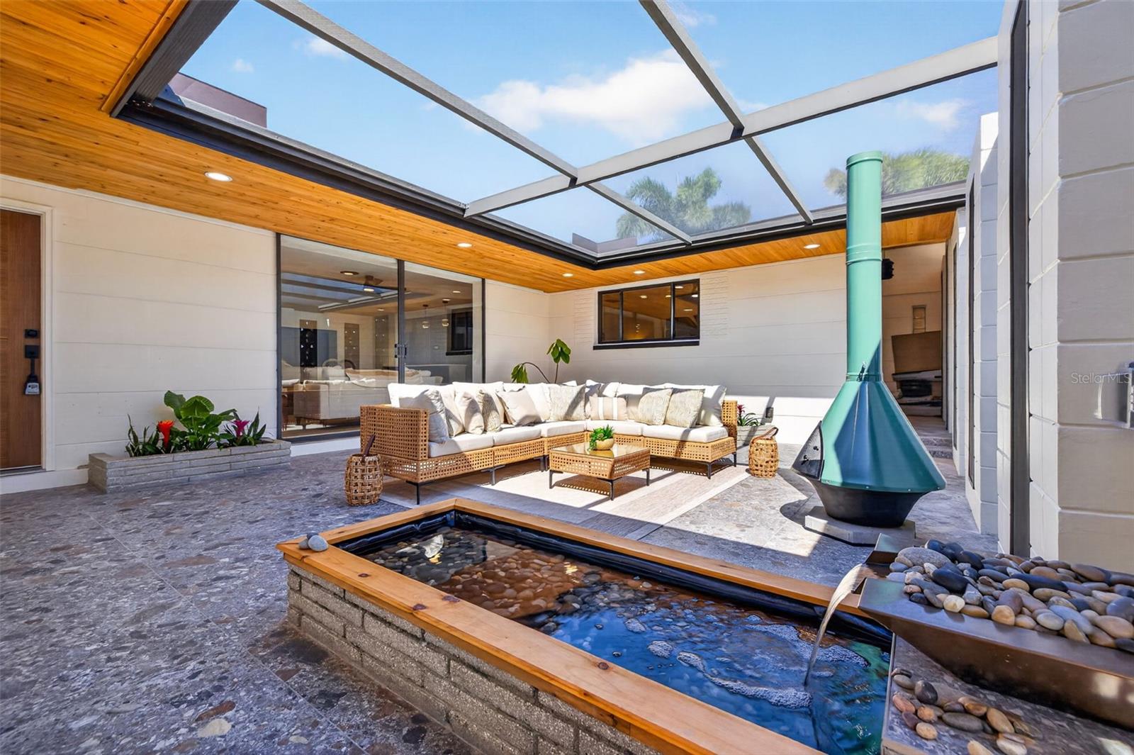 2015 DOLPHIN BOULEVARD S, St Petersburg, FL 33707