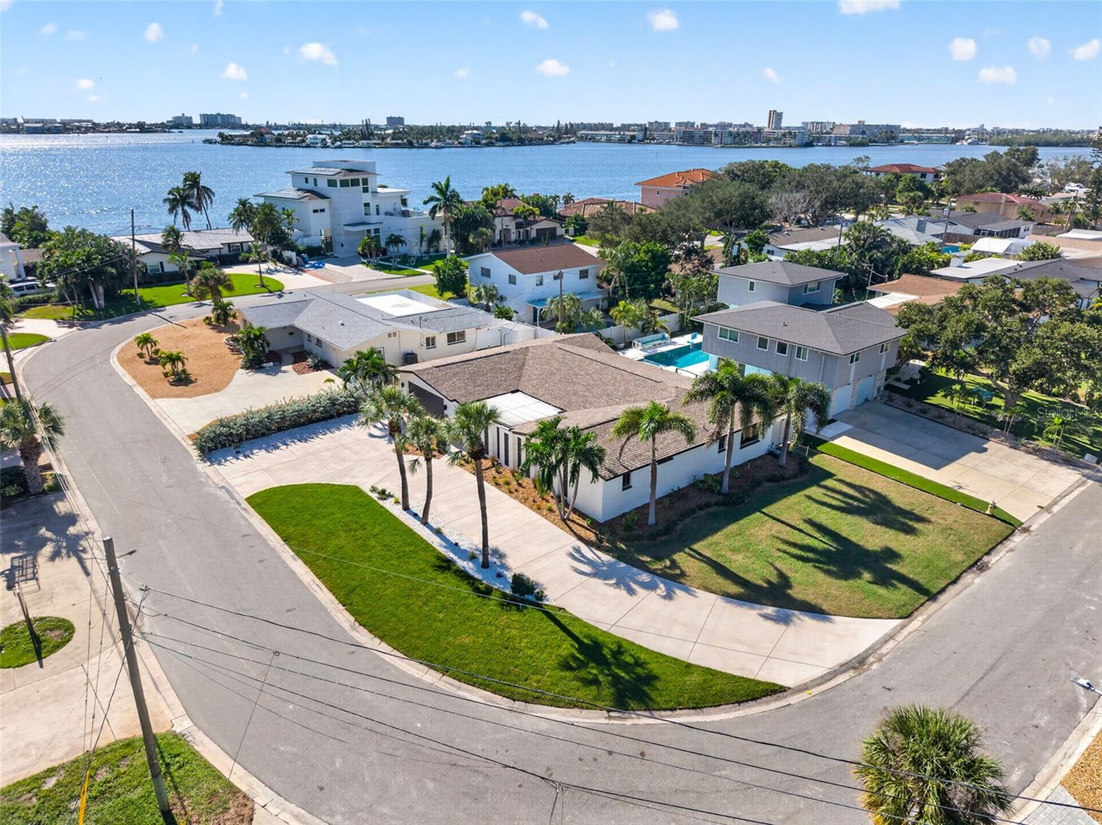 2015 DOLPHIN BOULEVARD S, St Petersburg, FL 33707