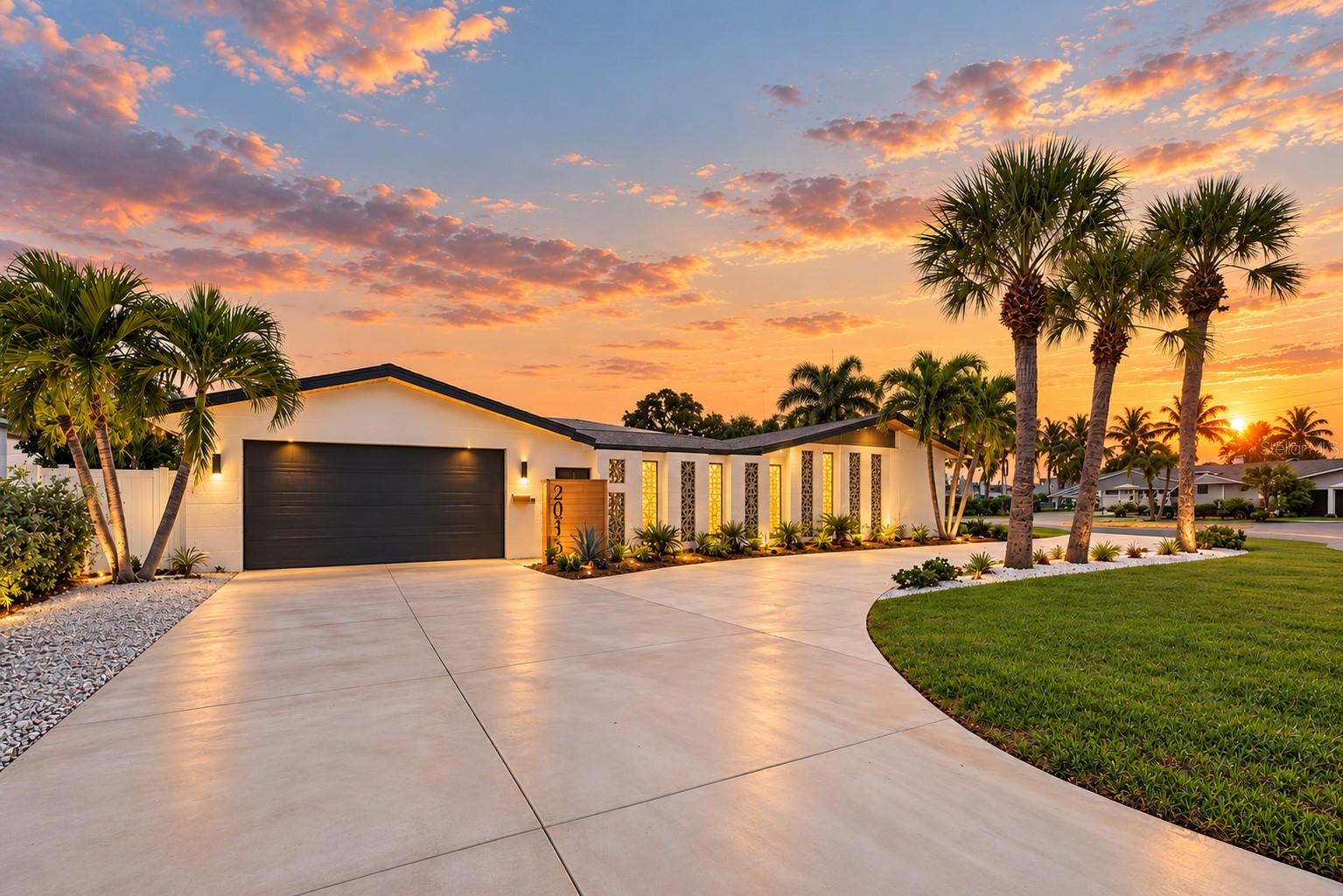 2015 DOLPHIN BOULEVARD S, St Petersburg, FL 33707
