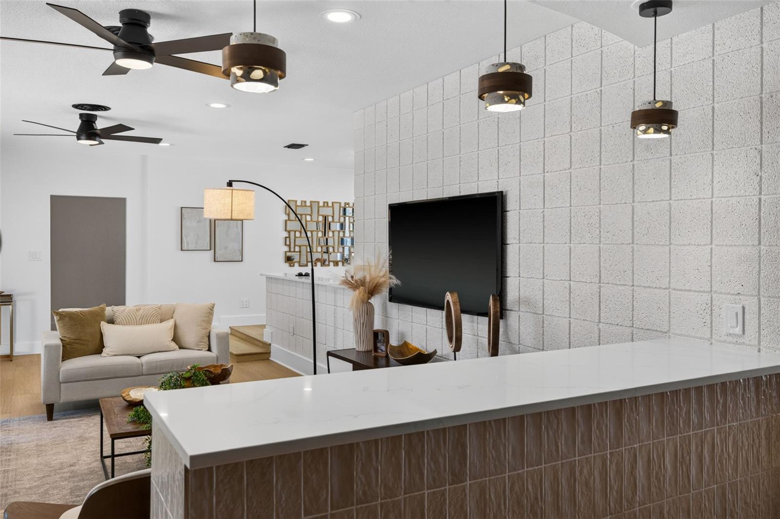 2015 DOLPHIN BOULEVARD S, St Petersburg, FL 33707