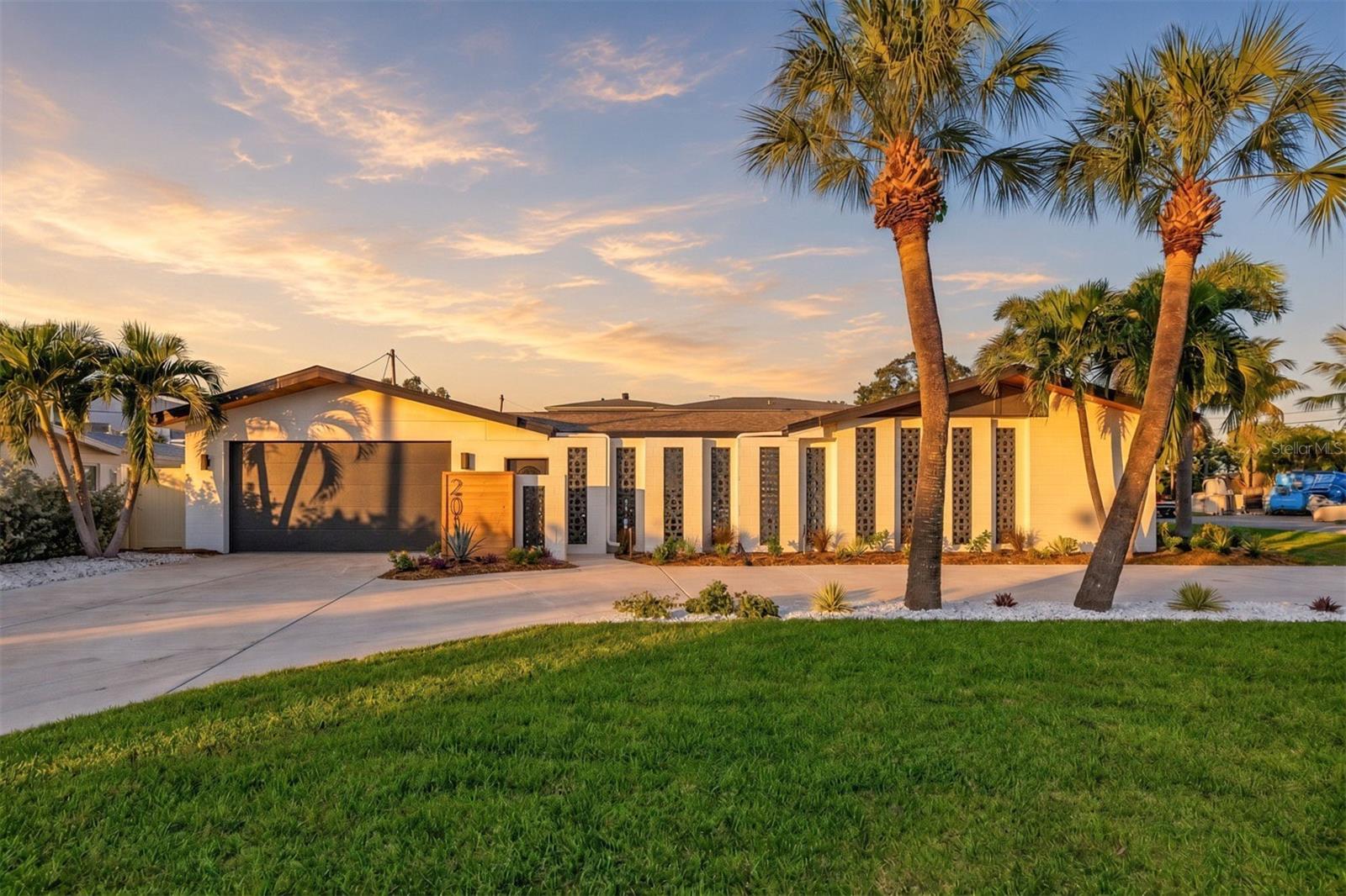 2015 DOLPHIN BOULEVARD S, St Petersburg, FL 33707