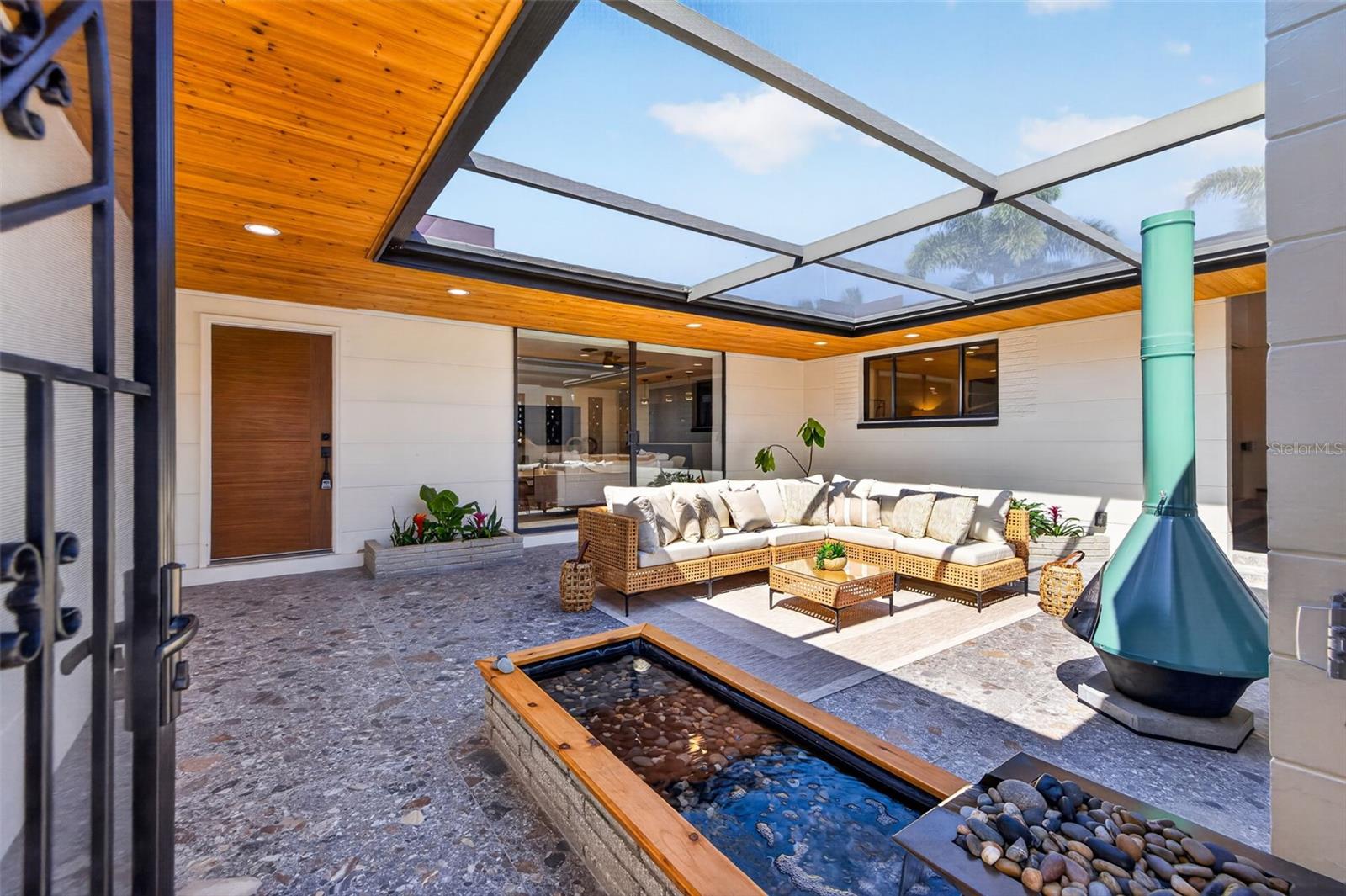 2015 DOLPHIN BOULEVARD S, St Petersburg, FL 33707