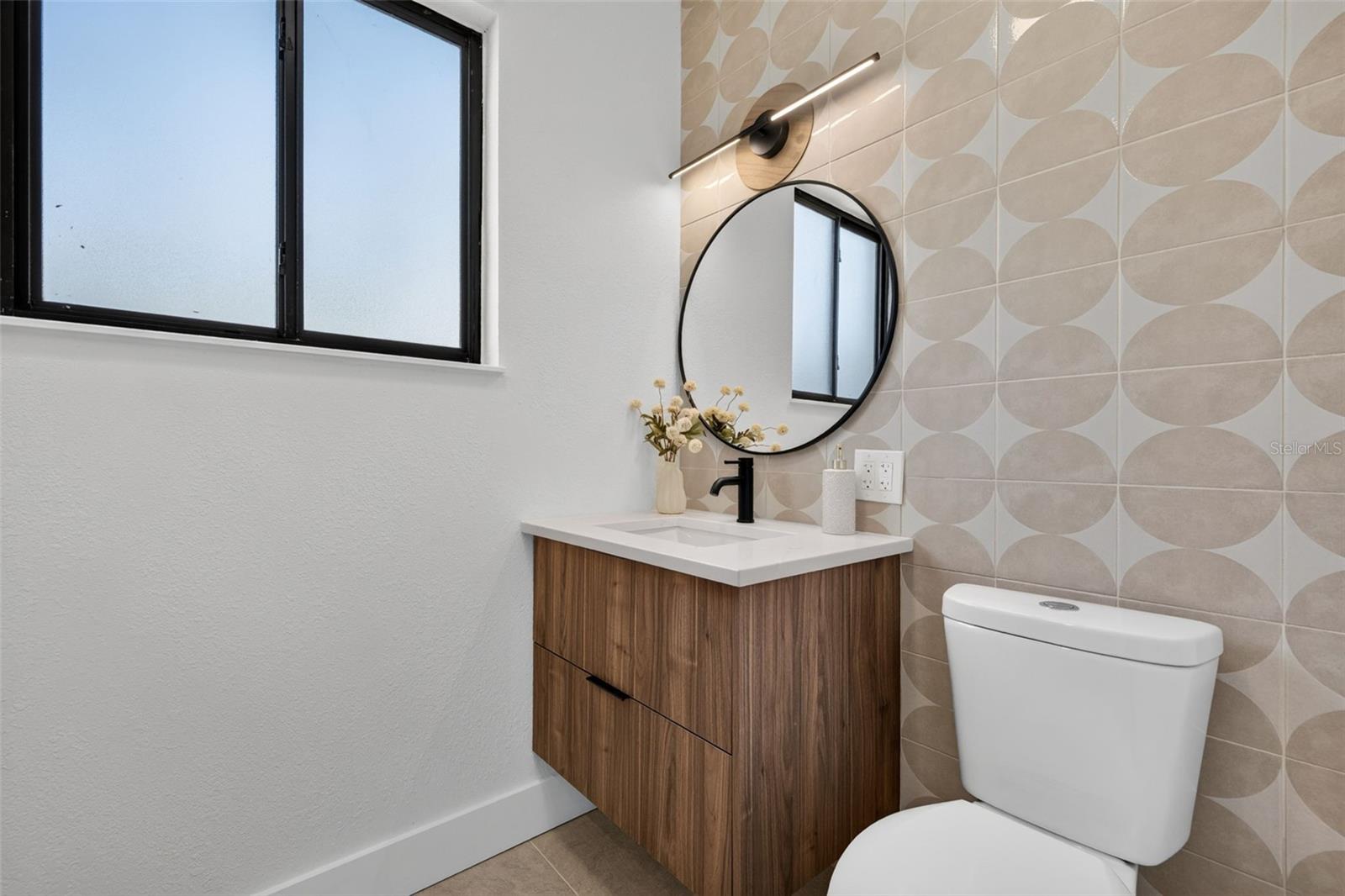 2015 DOLPHIN BOULEVARD S, St Petersburg, FL 33707