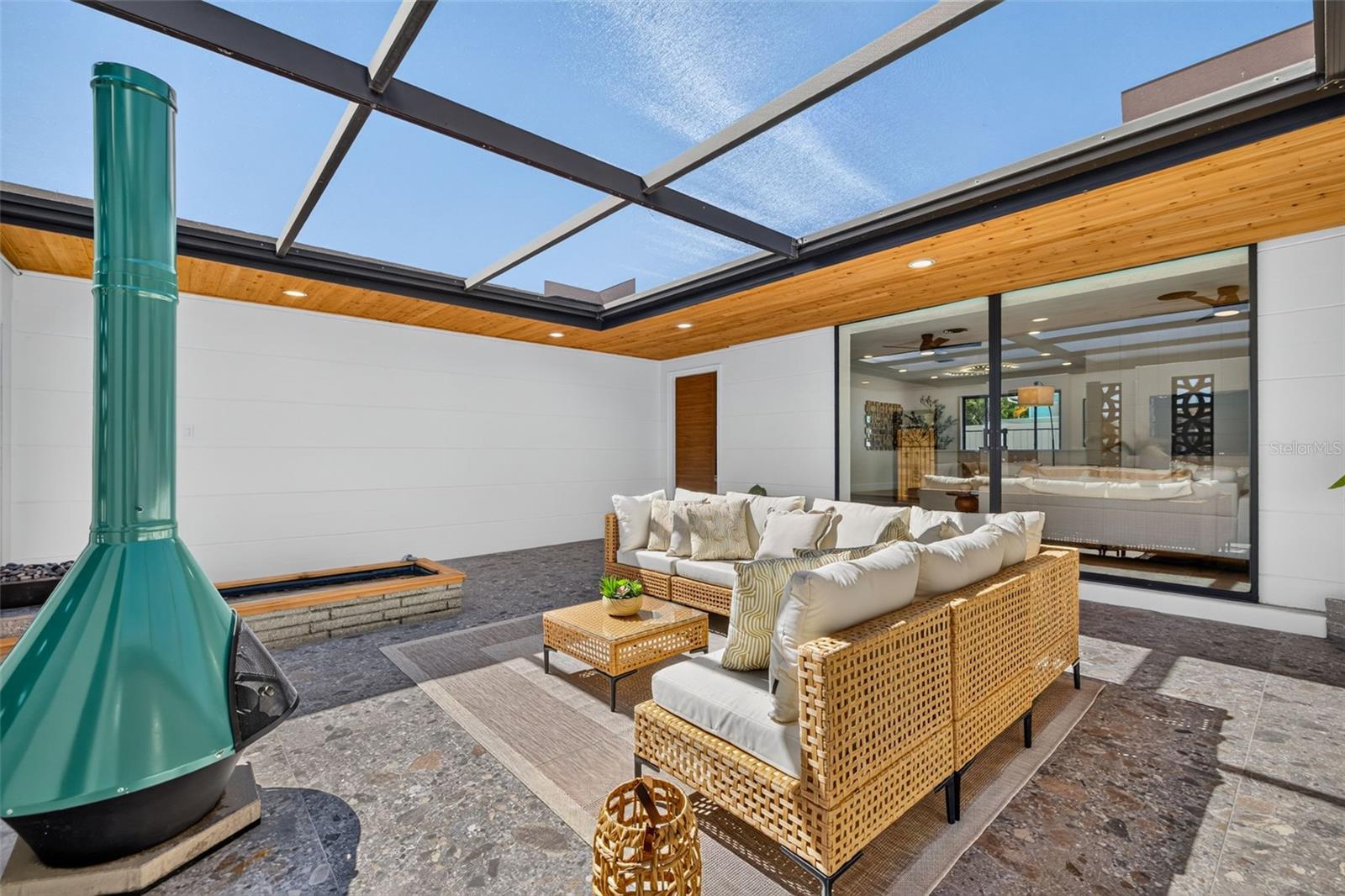 2015 DOLPHIN BOULEVARD S, St Petersburg, FL 33707