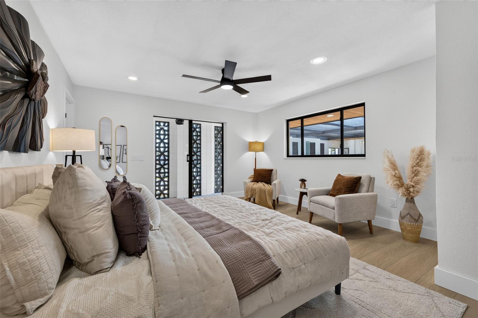 2015 DOLPHIN BOULEVARD S, St Petersburg, FL 33707