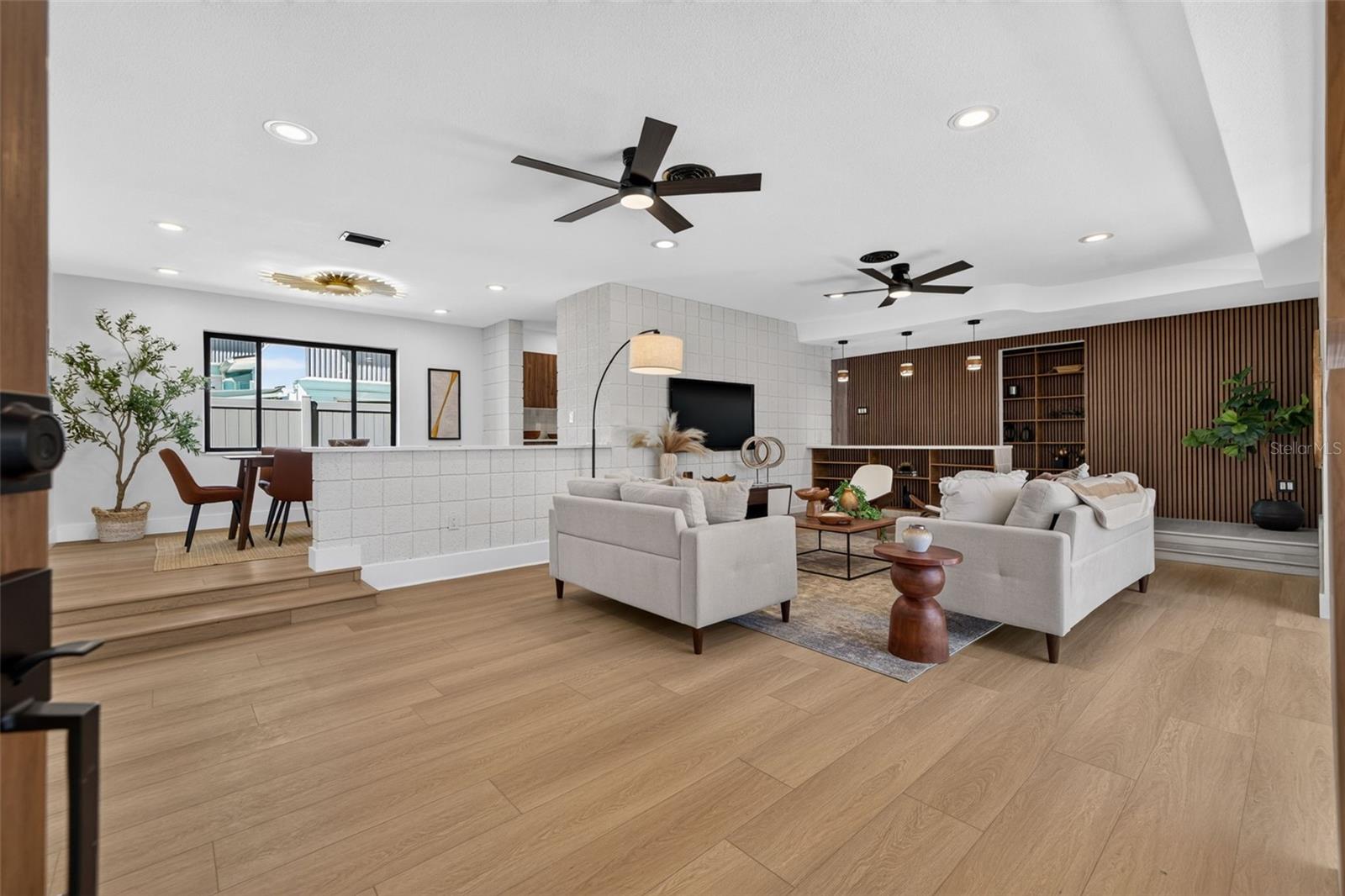 2015 DOLPHIN BOULEVARD S, St Petersburg, FL 33707