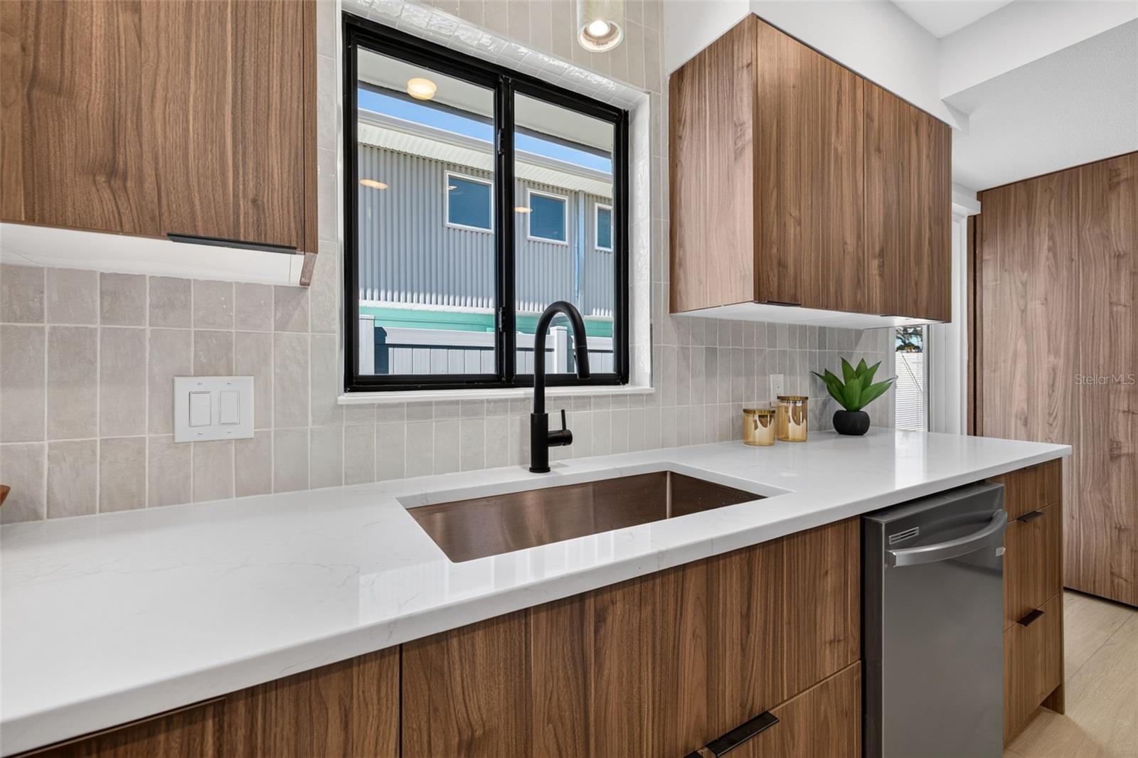 2015 DOLPHIN BOULEVARD S, St Petersburg, FL 33707