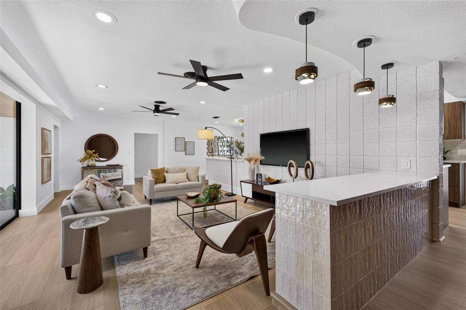2015 DOLPHIN BOULEVARD S, St Petersburg, FL 33707