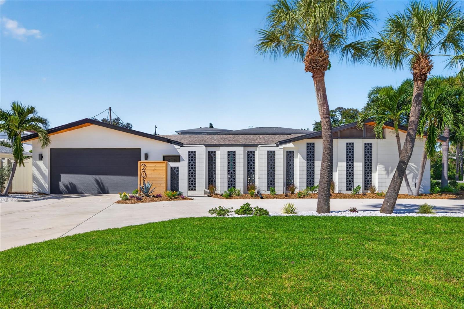 2015 DOLPHIN BOULEVARD S, St Petersburg, FL 33707