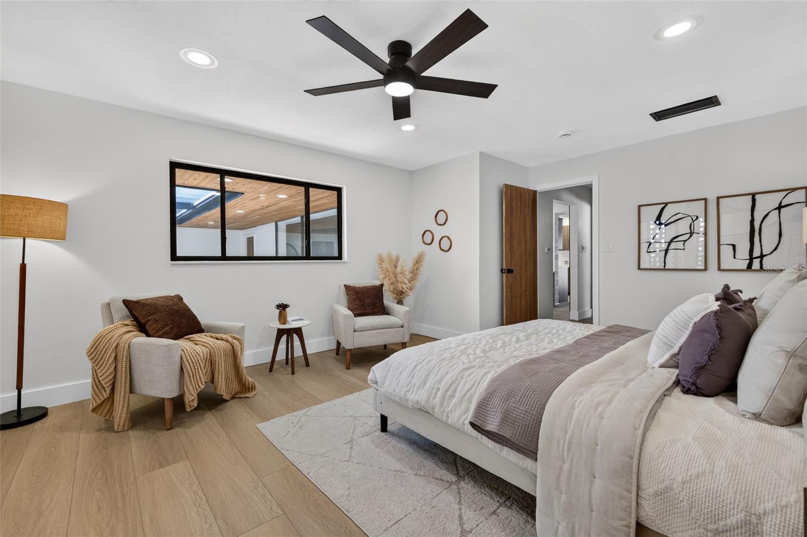 2015 DOLPHIN BOULEVARD S, St Petersburg, FL 33707