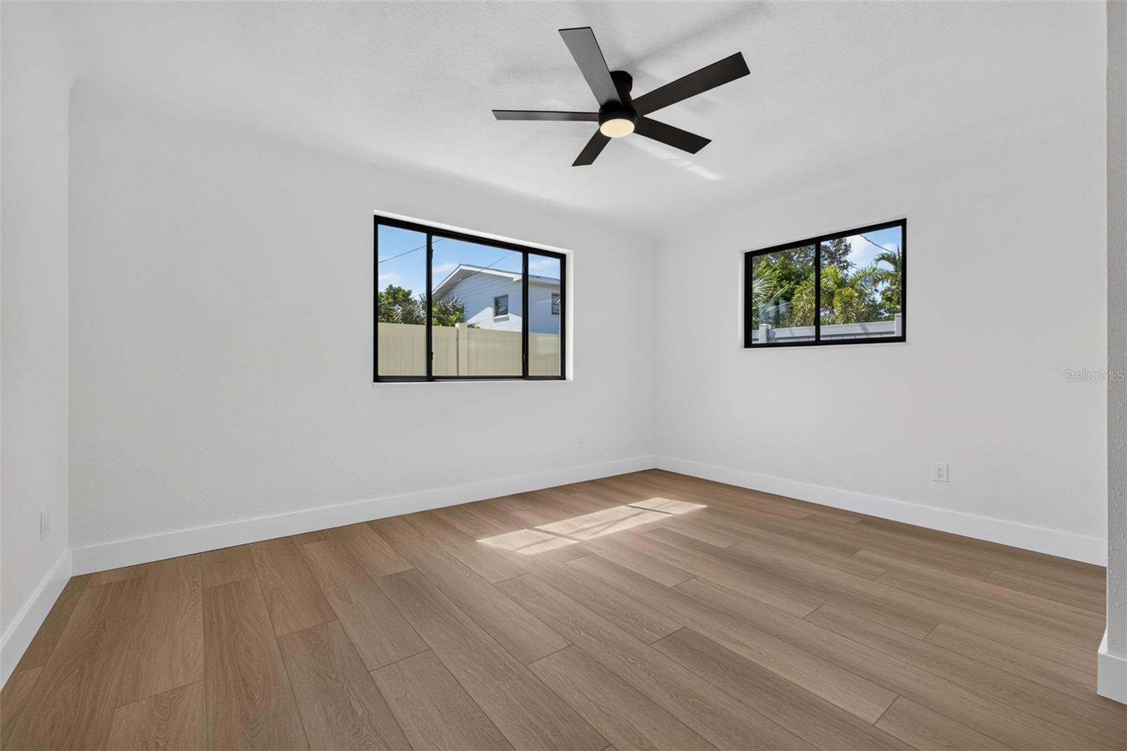 2015 DOLPHIN BOULEVARD S, St Petersburg, FL 33707