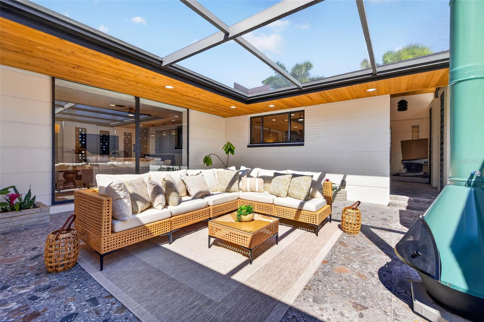 2015 DOLPHIN BOULEVARD S, St Petersburg, FL 33707