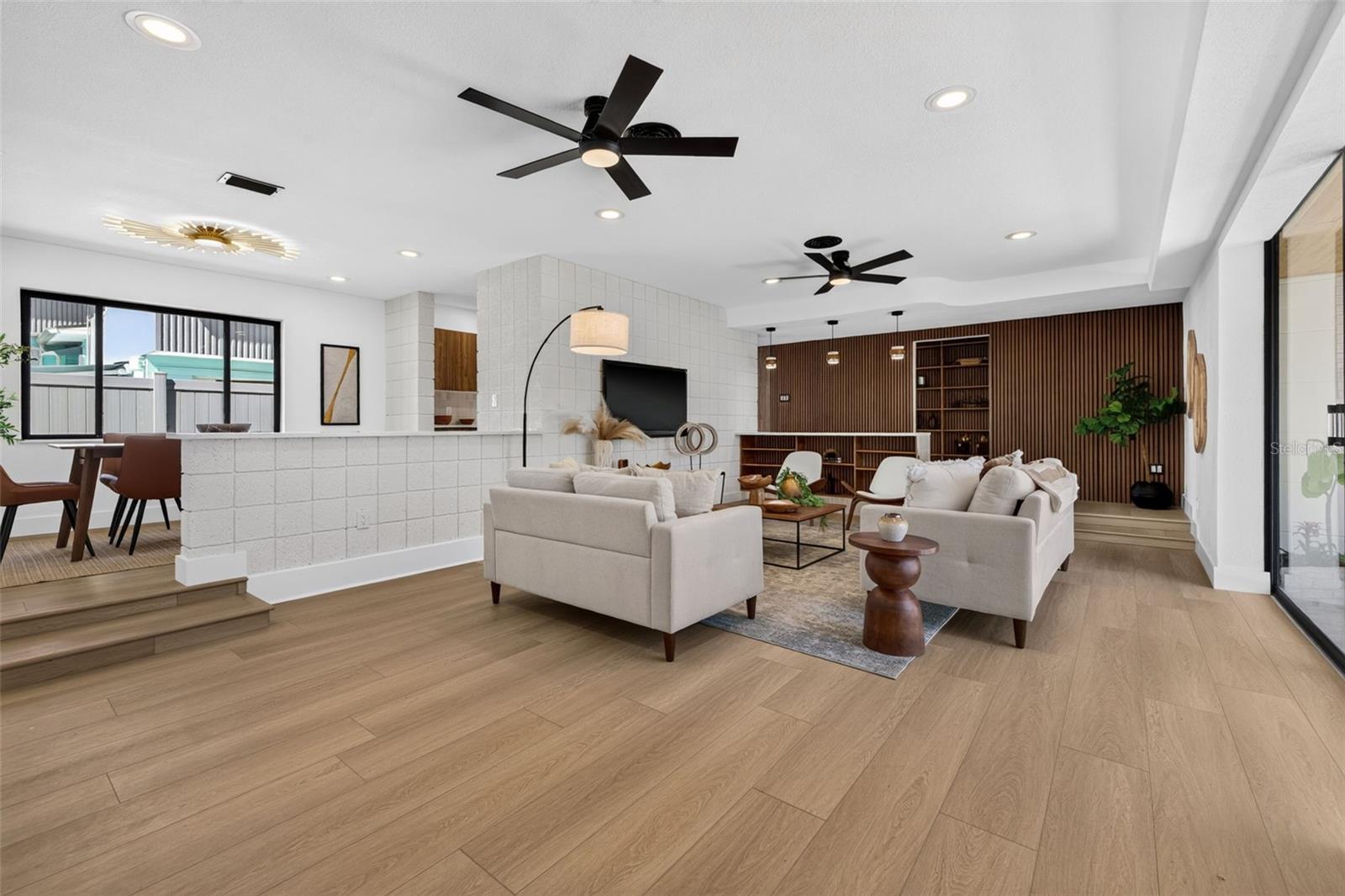 2015 DOLPHIN BOULEVARD S, St Petersburg, FL 33707