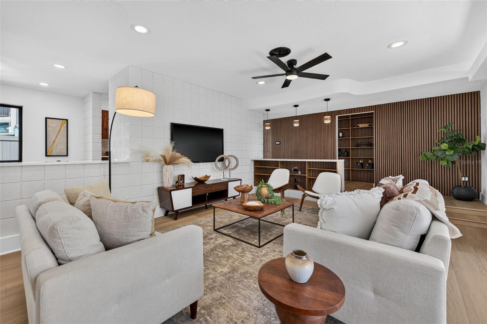2015 DOLPHIN BOULEVARD S, St Petersburg, FL 33707