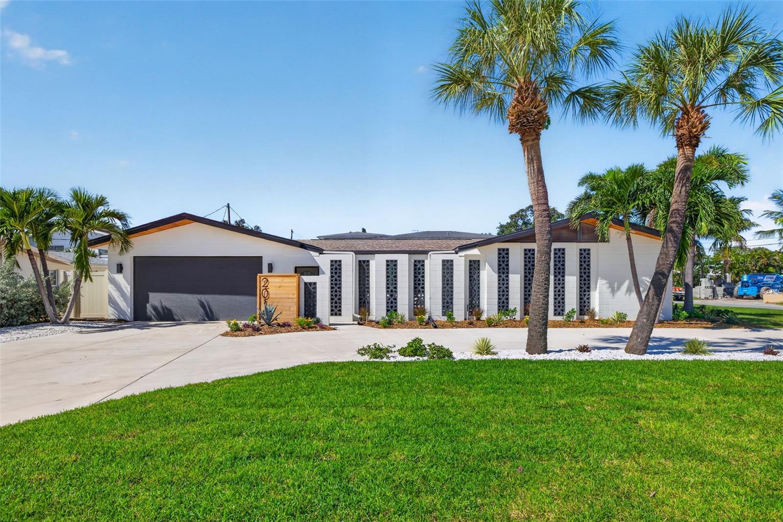 2015 DOLPHIN BOULEVARD S, St Petersburg, FL 33707