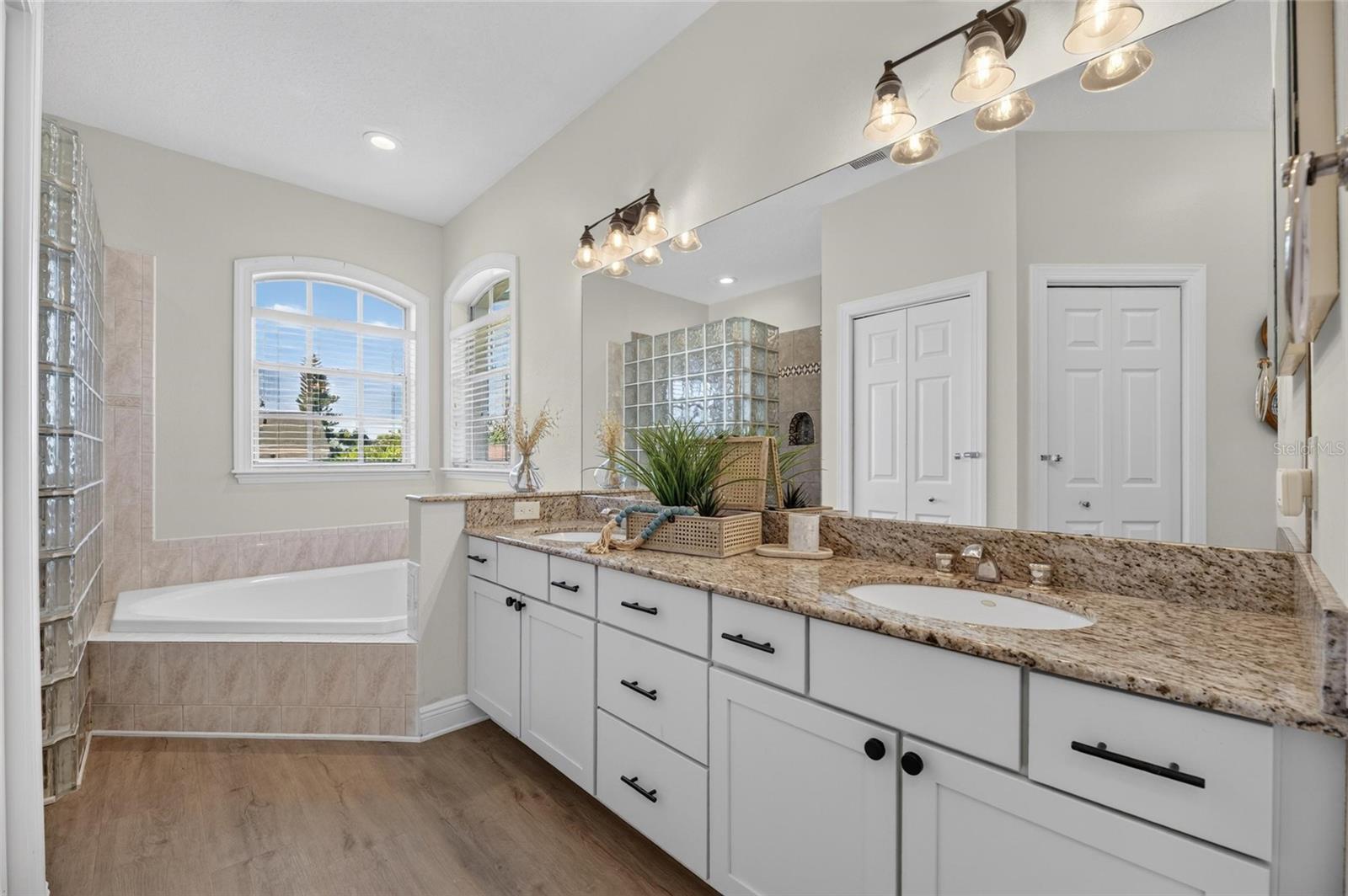 761 KINGSTON COURT, Apollo Beach, FL 33572