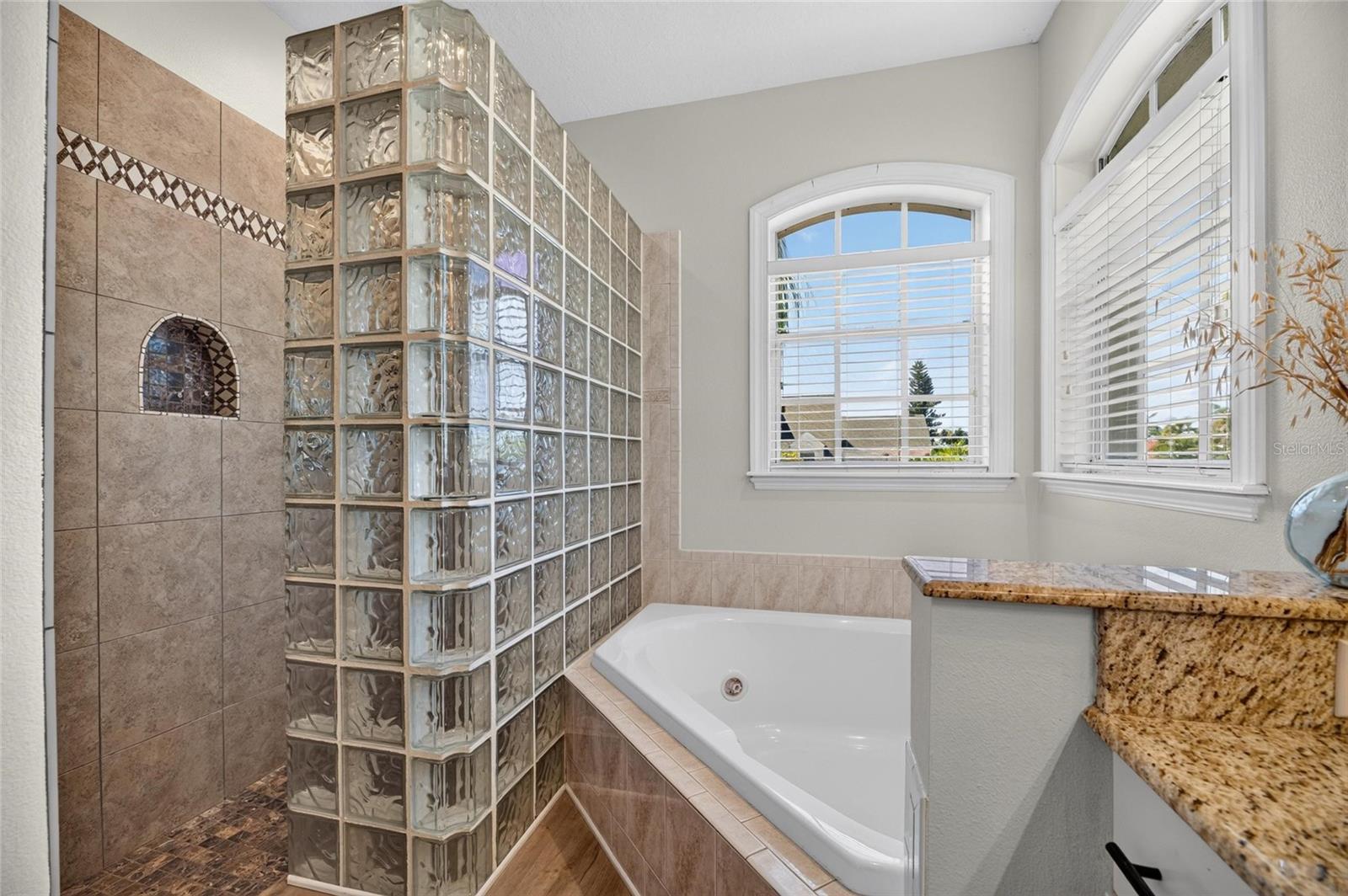 761 KINGSTON COURT, Apollo Beach, FL 33572