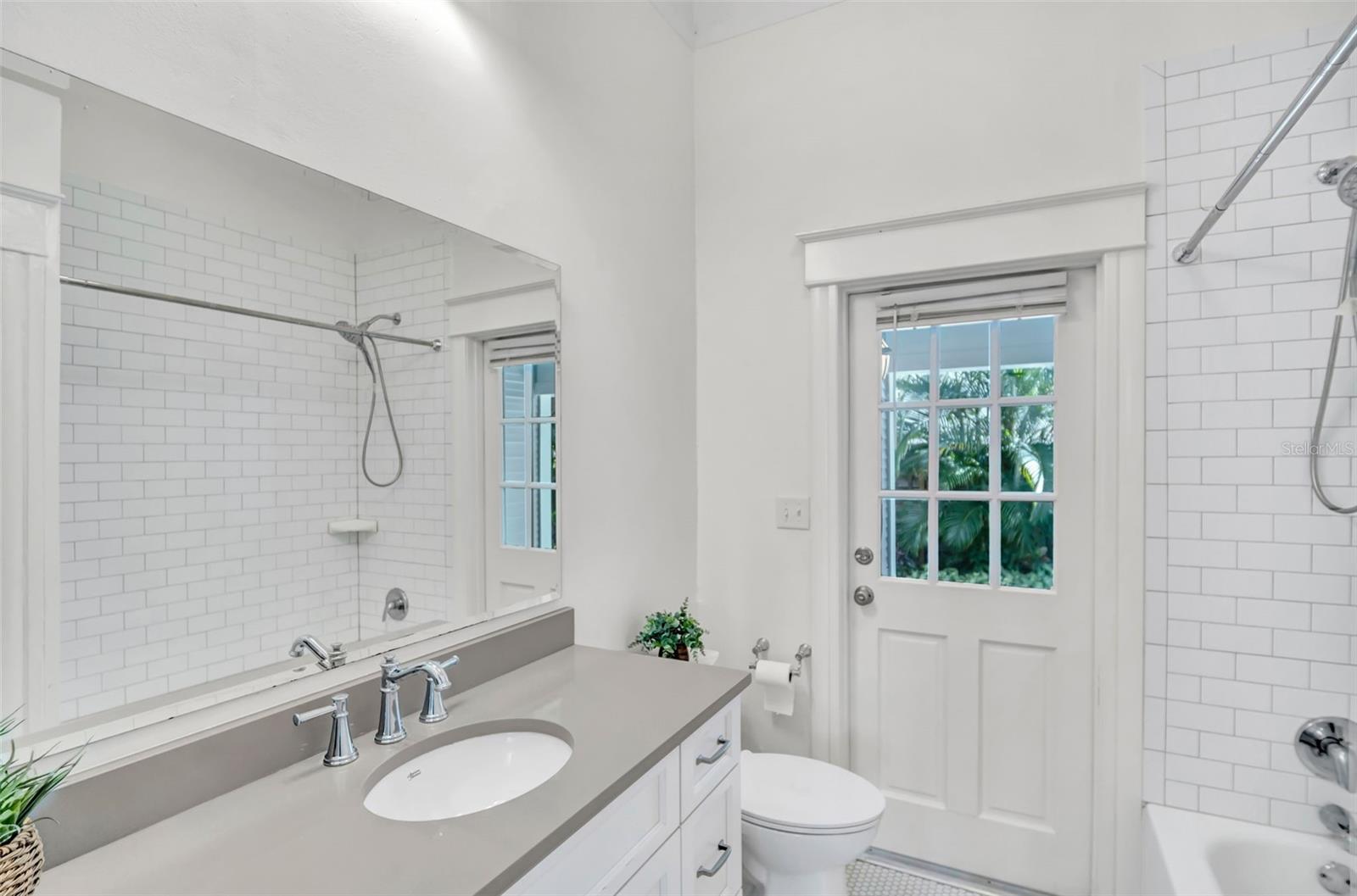 1918 W DEKLE AVENUE, Tampa, FL 33606
