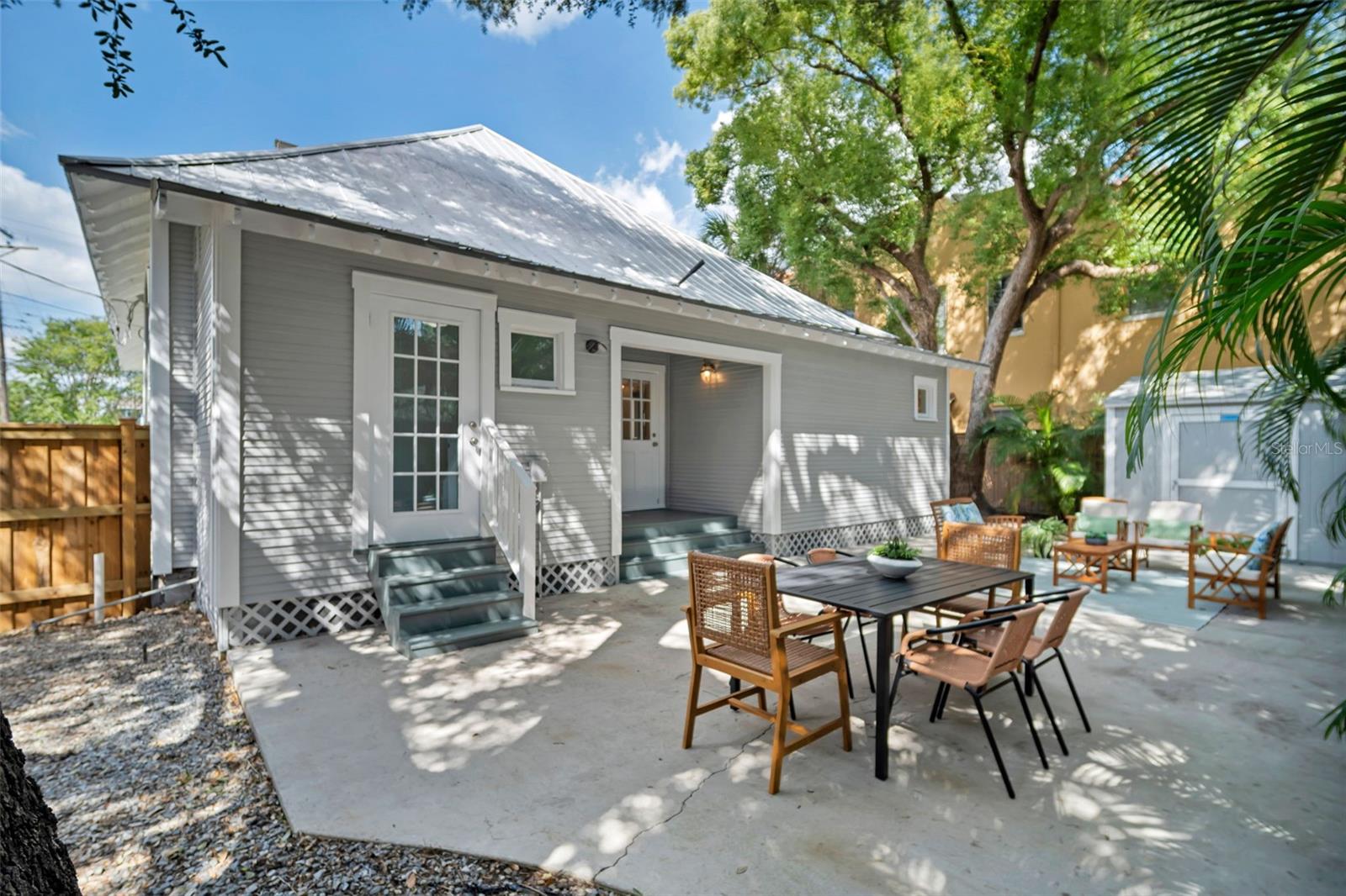 1918 W DEKLE AVENUE, Tampa, FL 33606