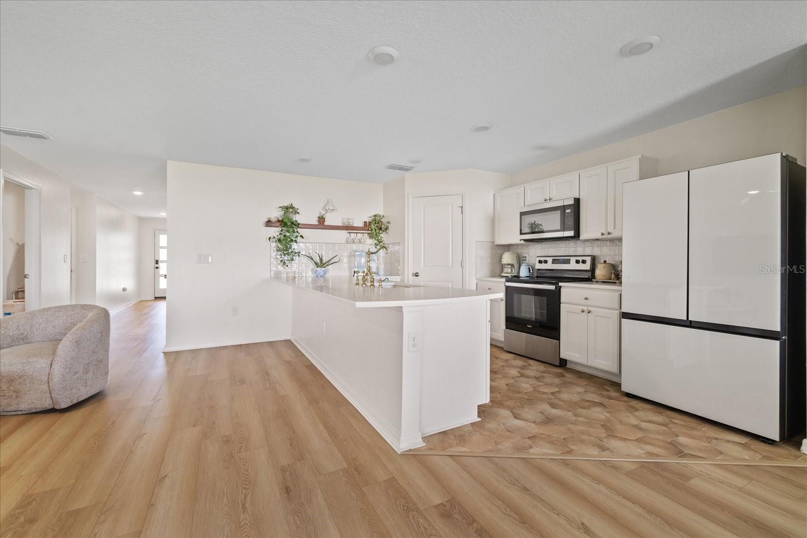 6450 MARINER BOULEVARD, Spring Hill, FL 34609