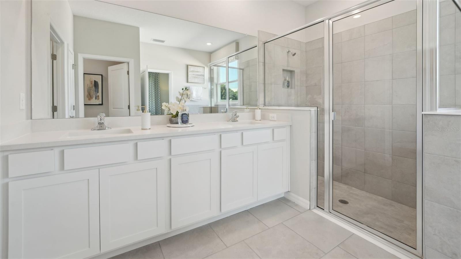 1172 MACY DRIVE, Zephyrhills, FL 33541