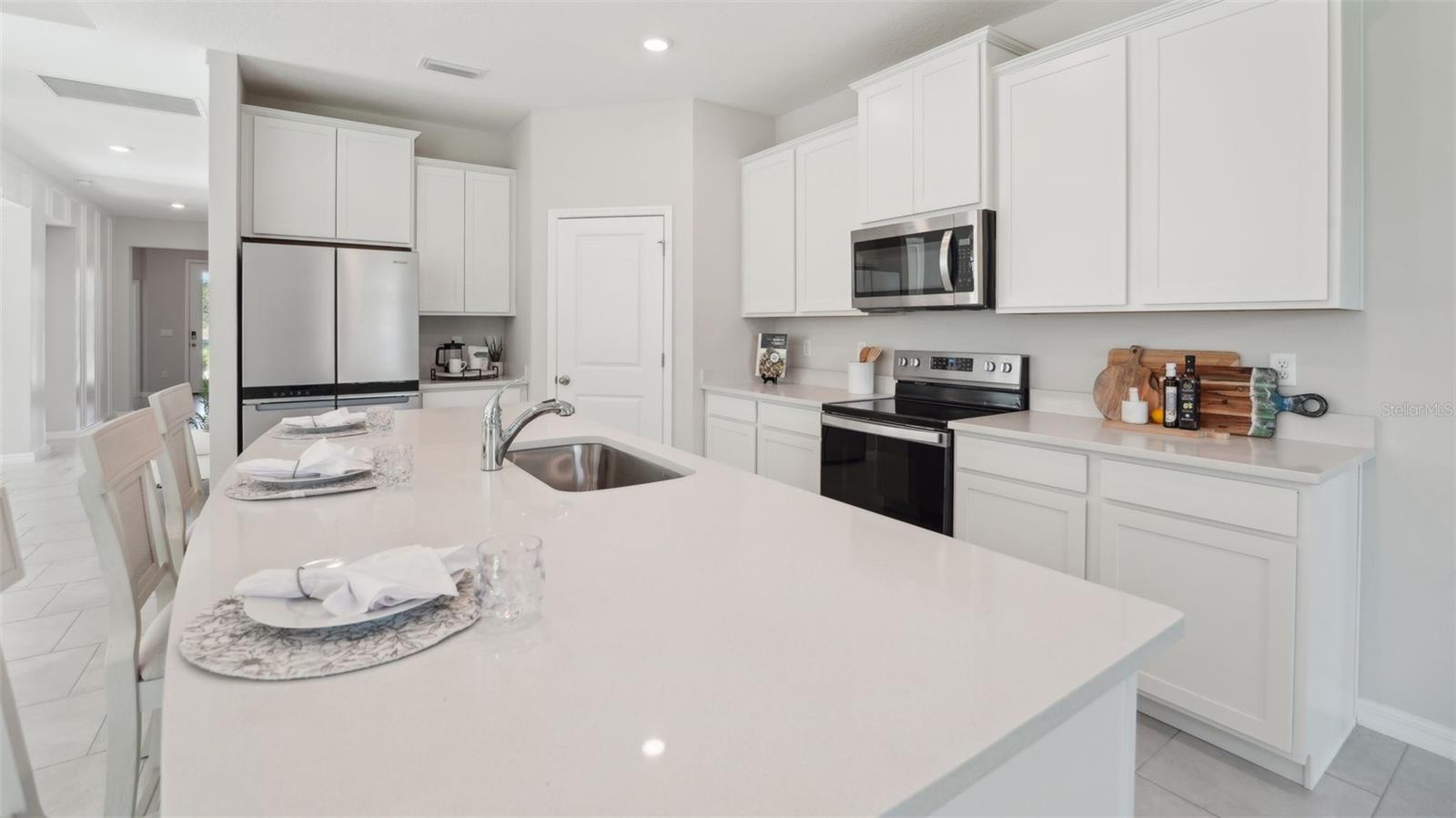 1172 MACY DRIVE, Zephyrhills, FL 33541