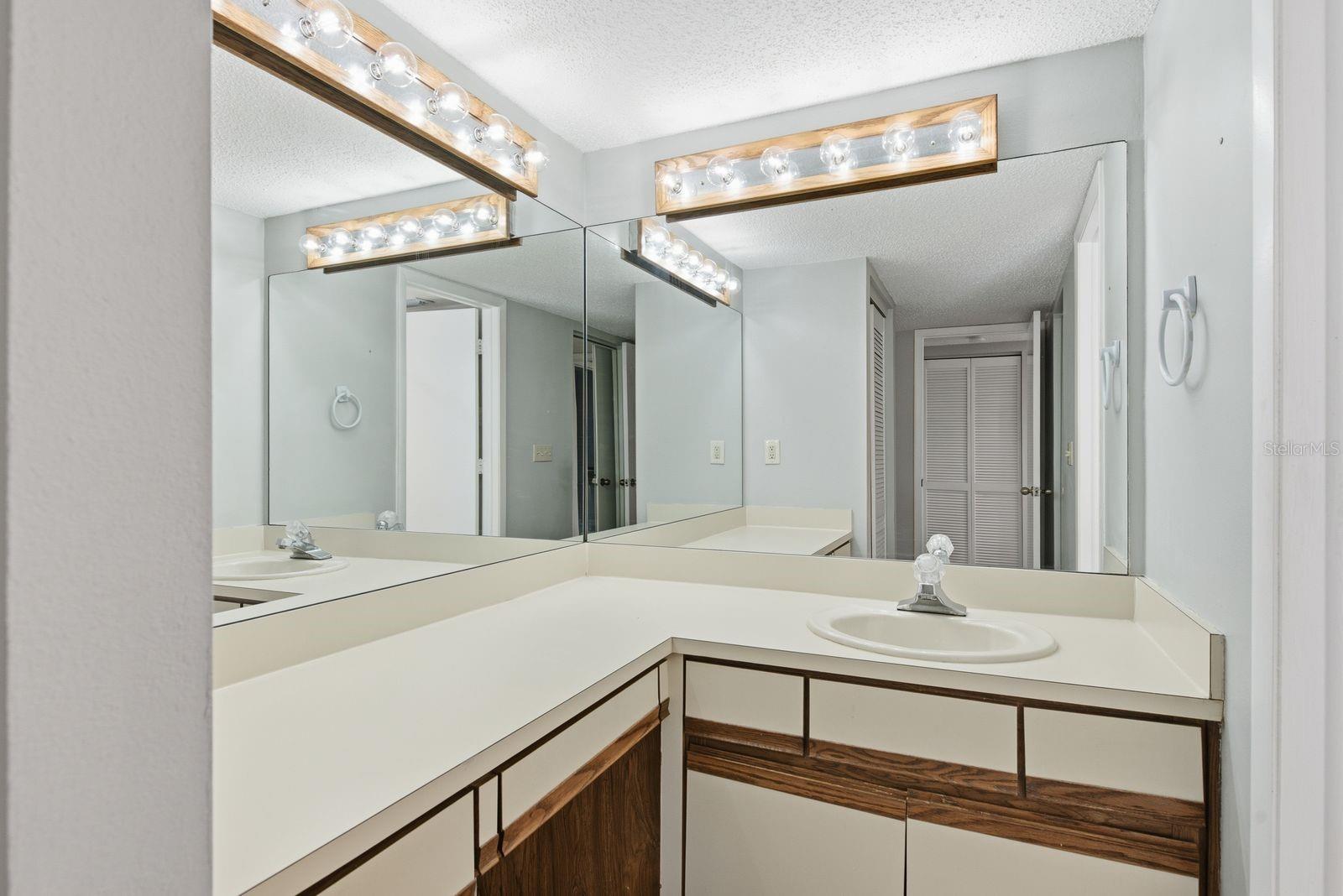 300 S FLORIDA AVENUE, #100L, Tarpon Springs, FL 34689