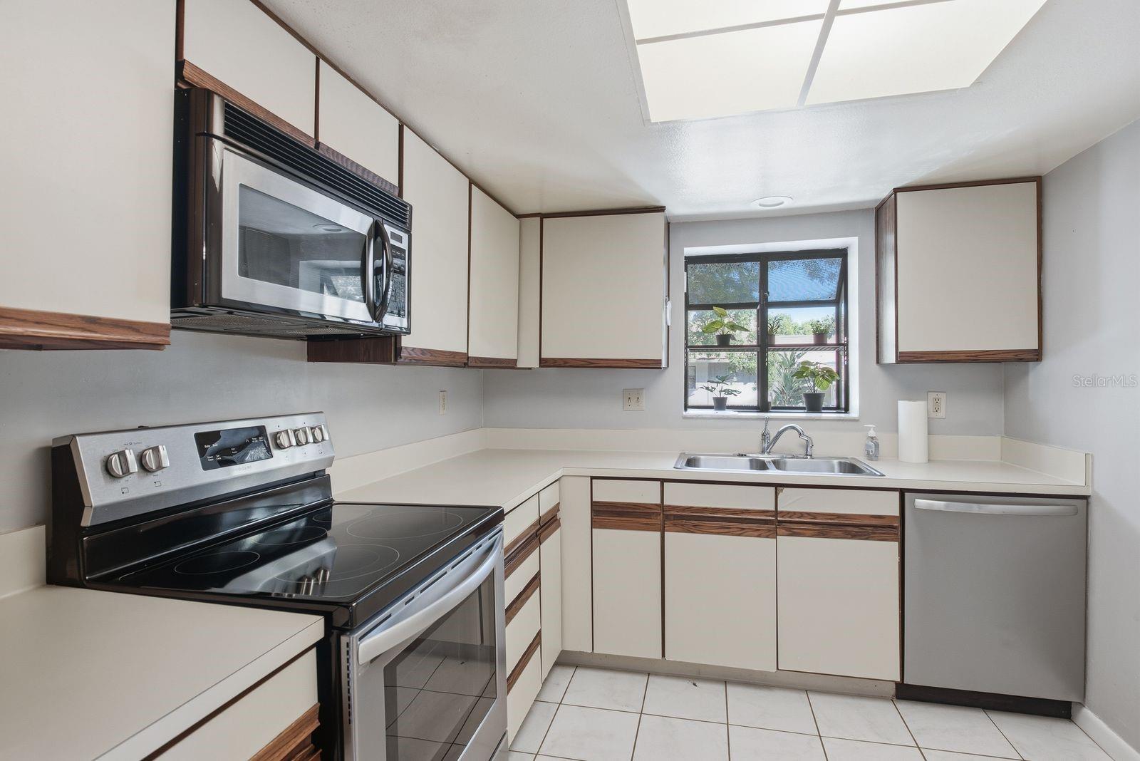 300 S FLORIDA AVENUE, #100L, Tarpon Springs, FL 34689