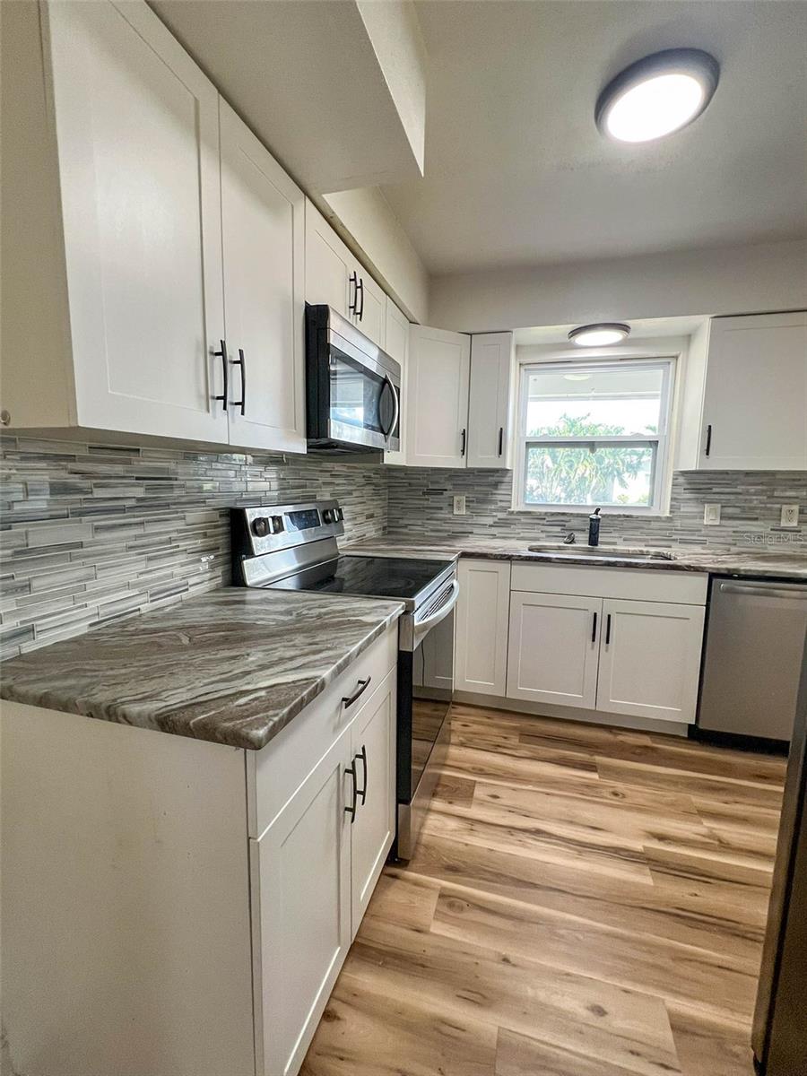 9270 111TH STREET, Seminole, FL 33772
