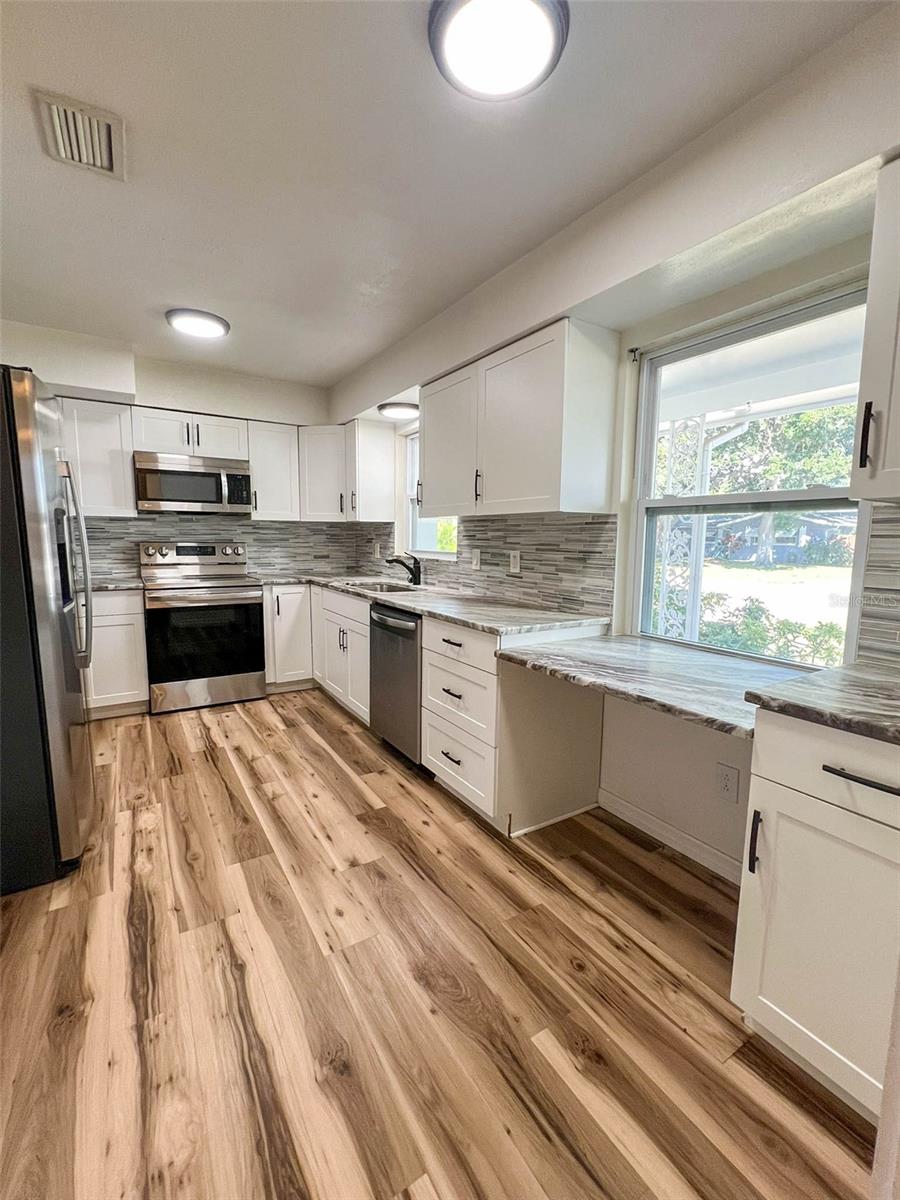 9270 111TH STREET, Seminole, FL 33772