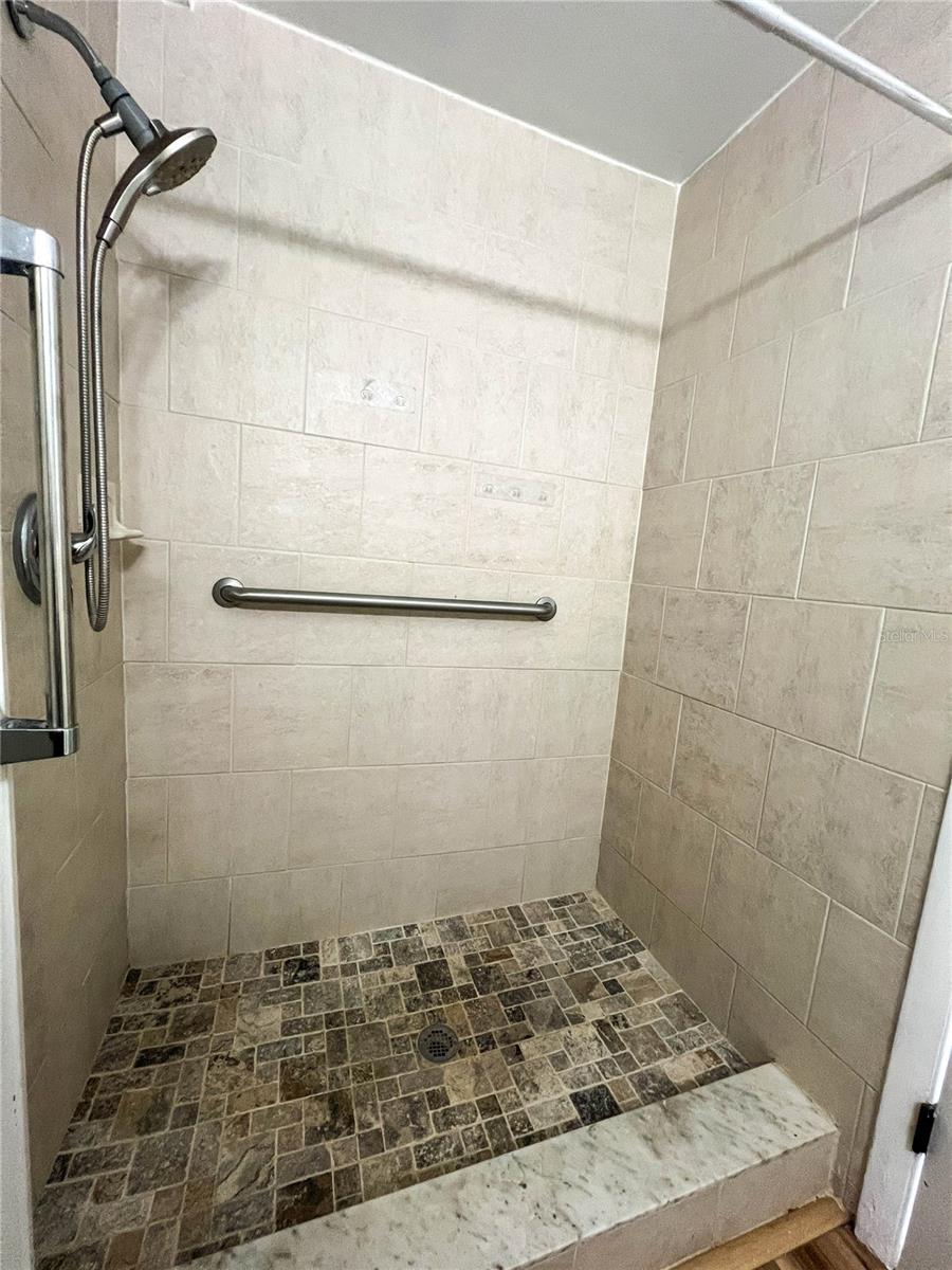 9270 111TH STREET, Seminole, FL 33772