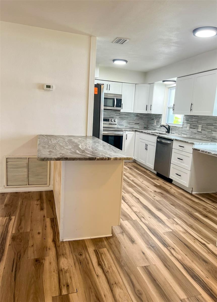 9270 111TH STREET, Seminole, FL 33772 9270 111TH STREET, Seminole, FL 33772