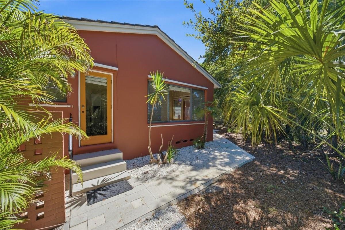 240 23RD AVENUE S, St Petersburg, FL 33705