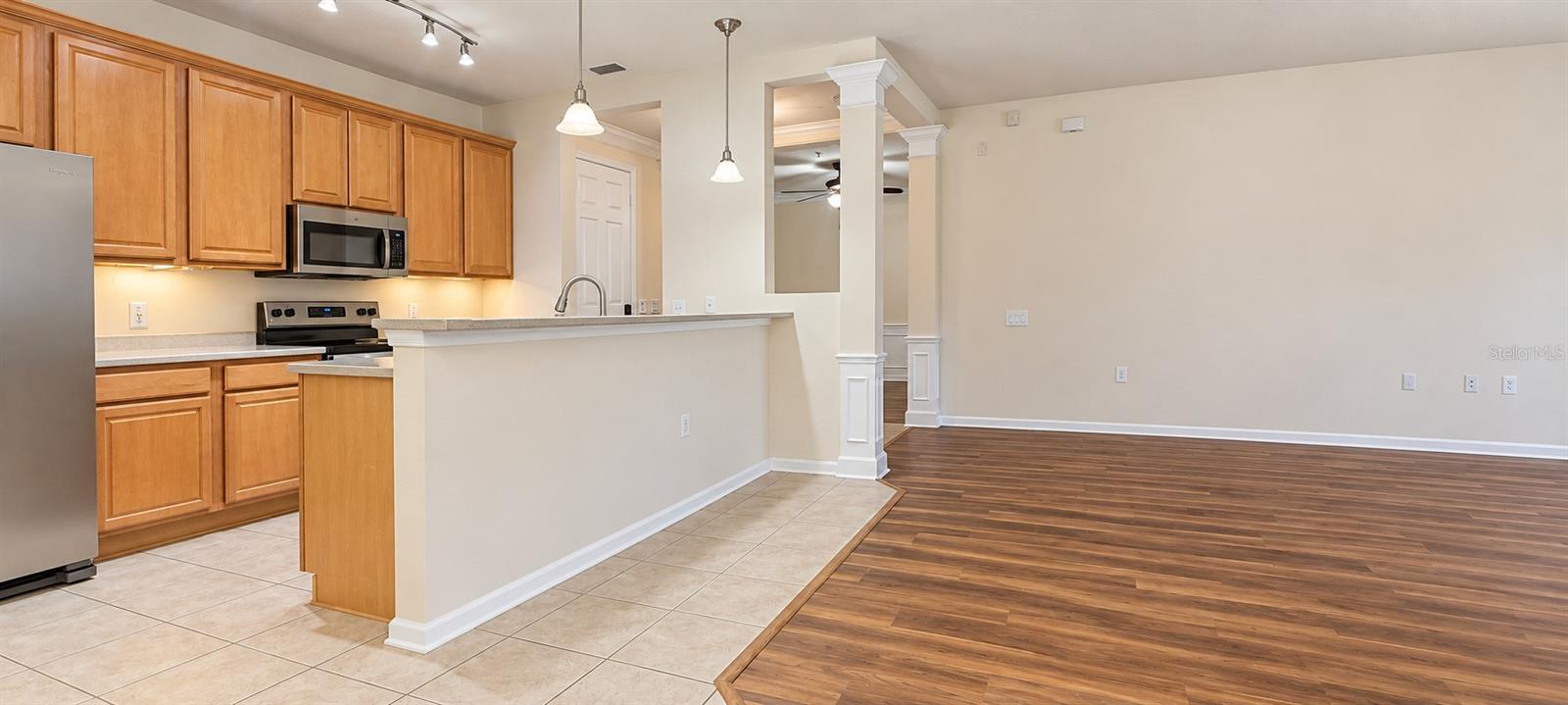 7903 SEMINOLE BOULEVARD, #2105, Seminole, FL 33772