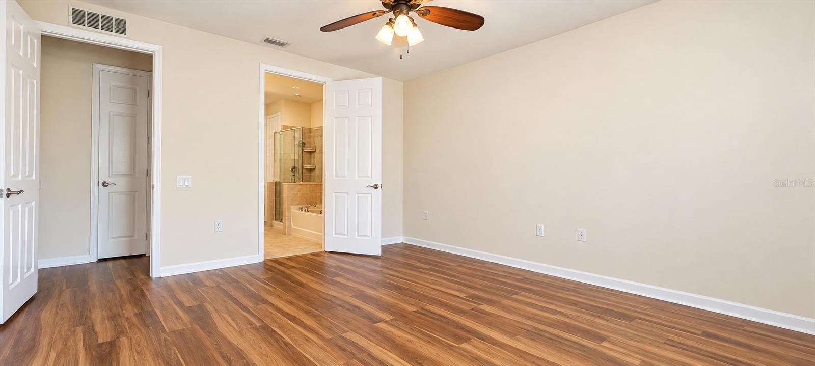 7903 SEMINOLE BOULEVARD, #2105, Seminole, FL 33772