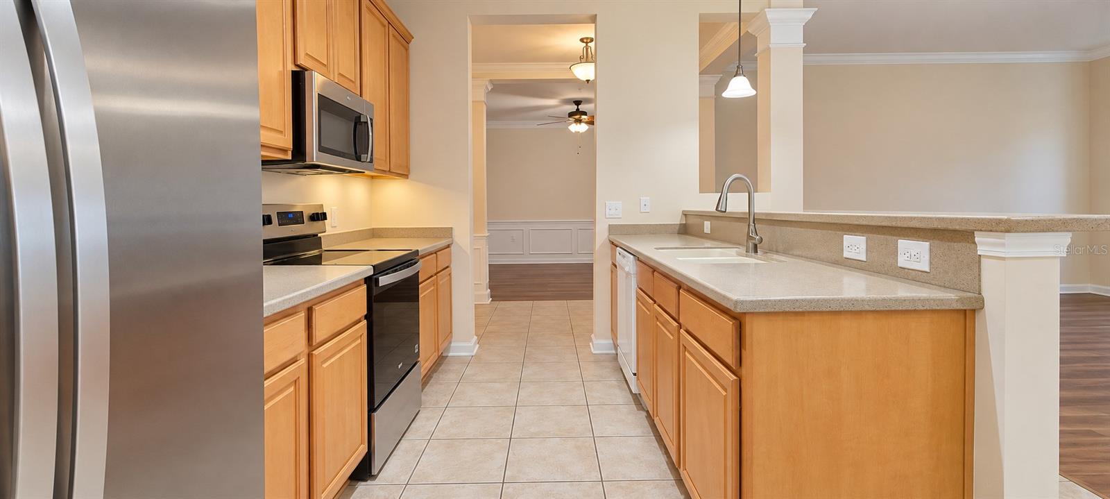 7903 SEMINOLE BOULEVARD, #2105, Seminole, FL 33772