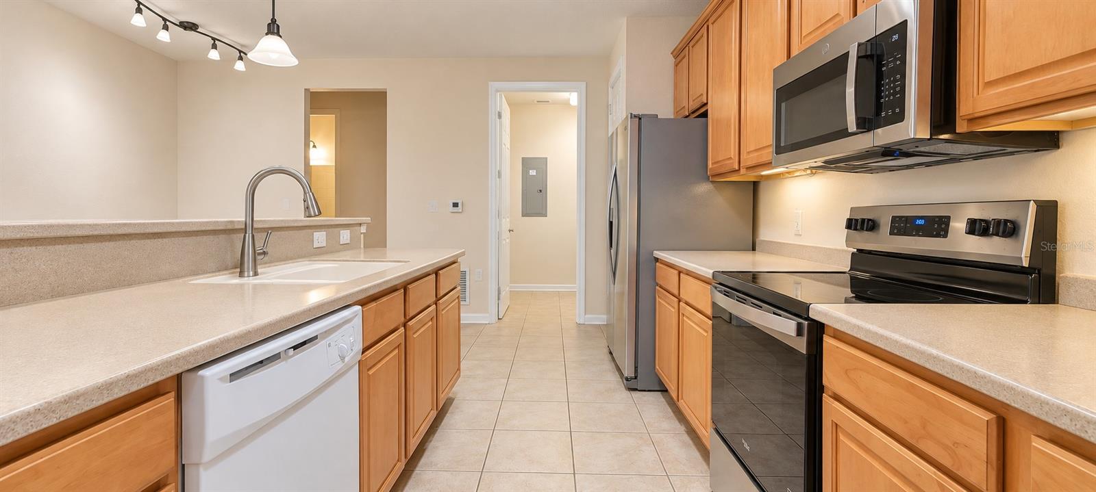 7903 SEMINOLE BOULEVARD, #2105, Seminole, FL 33772