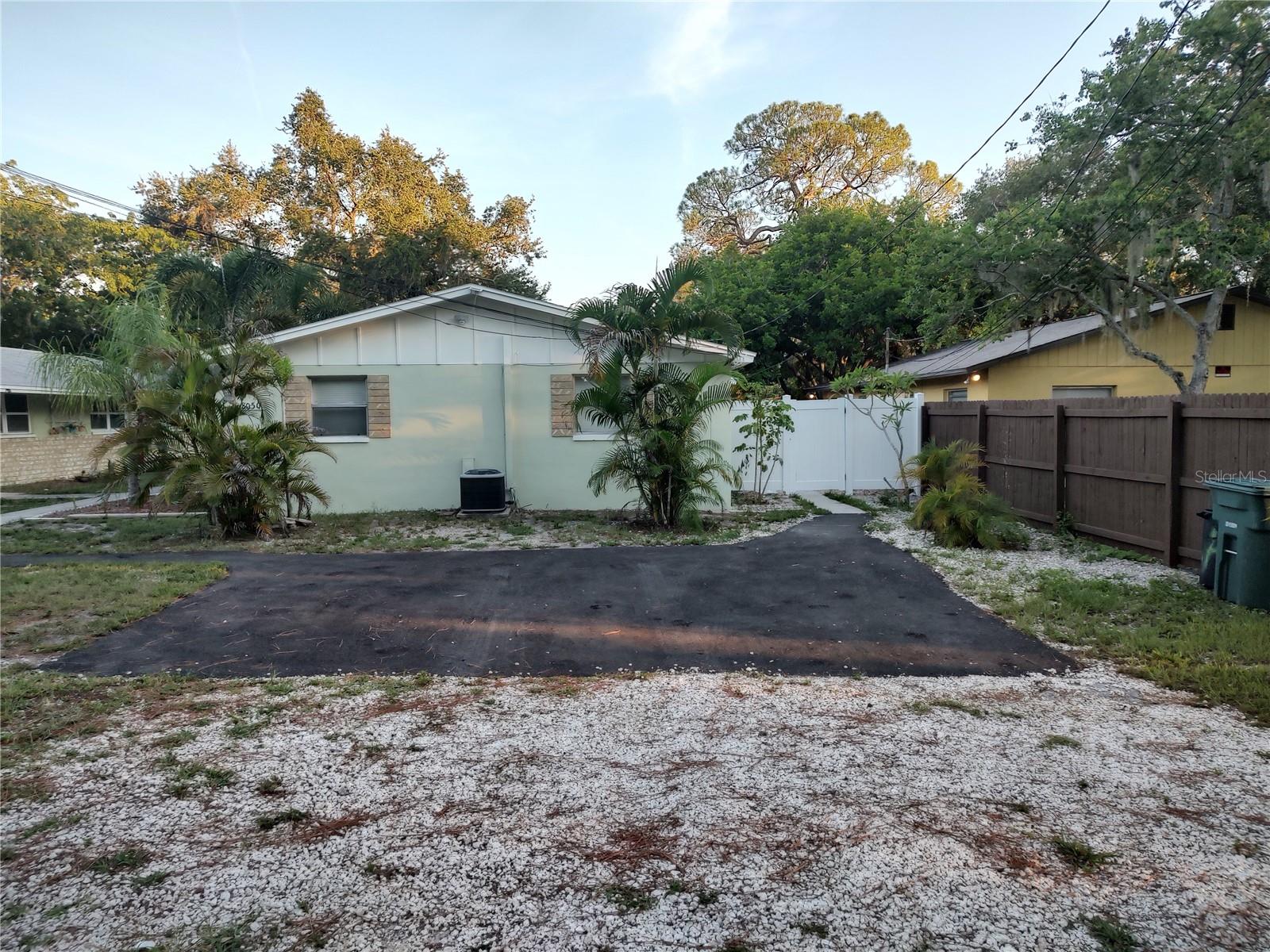 8050 47TH AVENUE N, St Petersburg, FL 33709