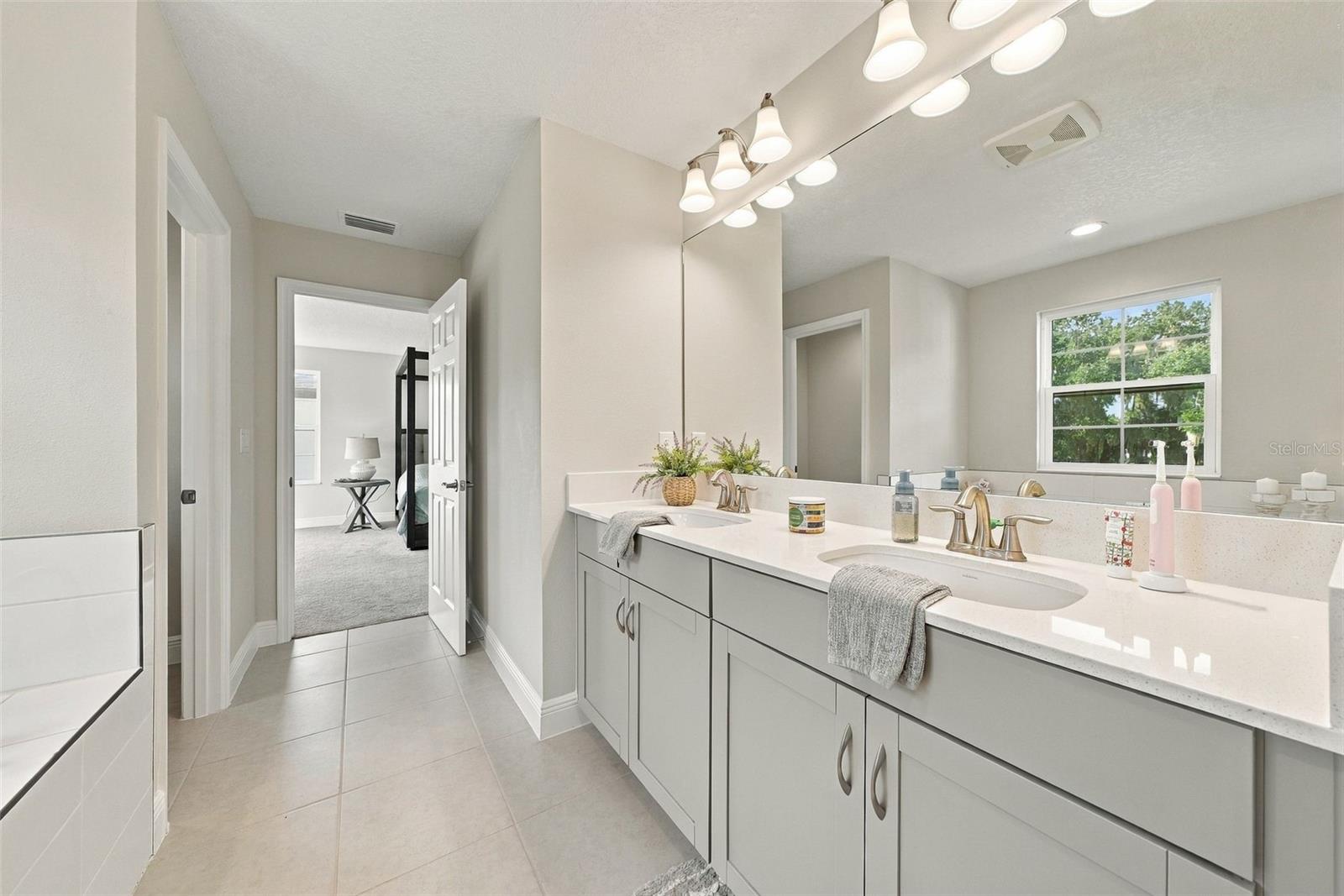 14733 GALLOP RUN DRIVE, Lithia, FL 33547