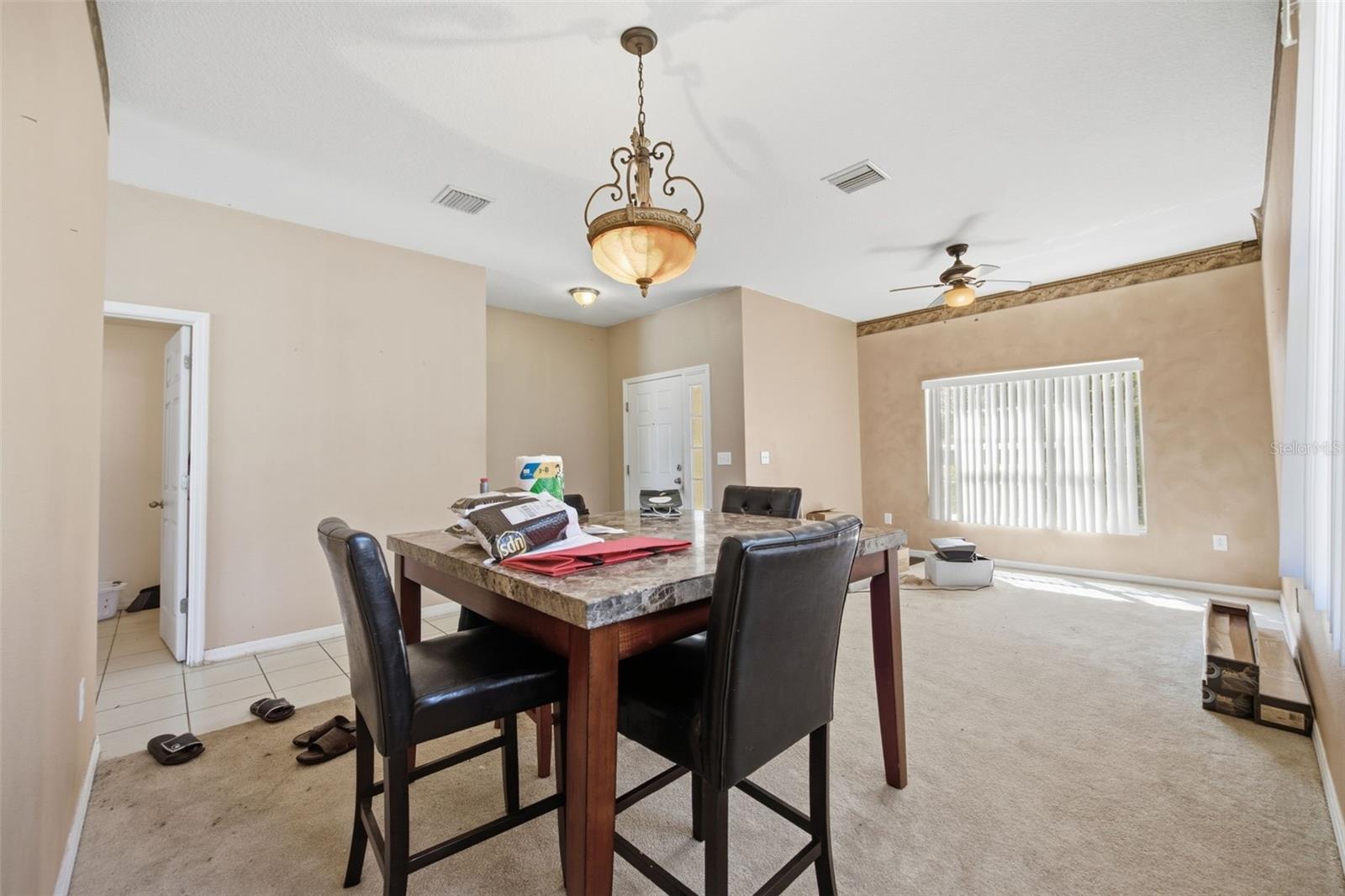 Dining area 14'9" x 6'11"
