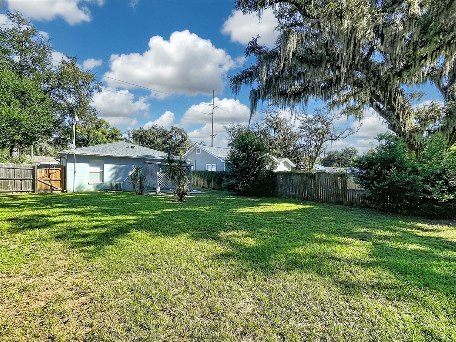 1417 E HANNA AVENUE, Tampa, FL 33604