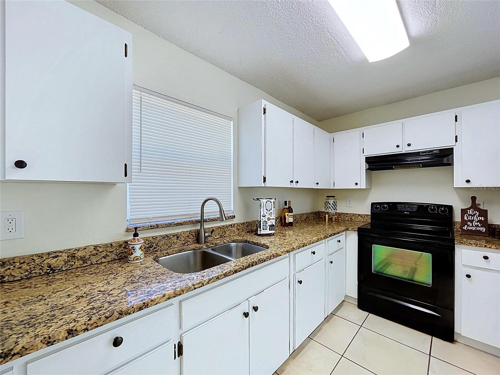 1417 E HANNA AVENUE, Tampa, FL 33604