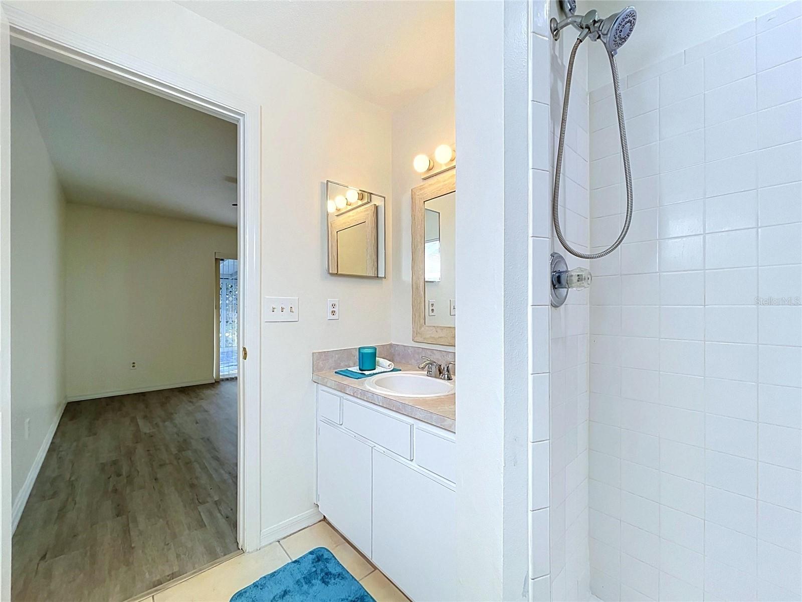 1417 E HANNA AVENUE, Tampa, FL 33604
