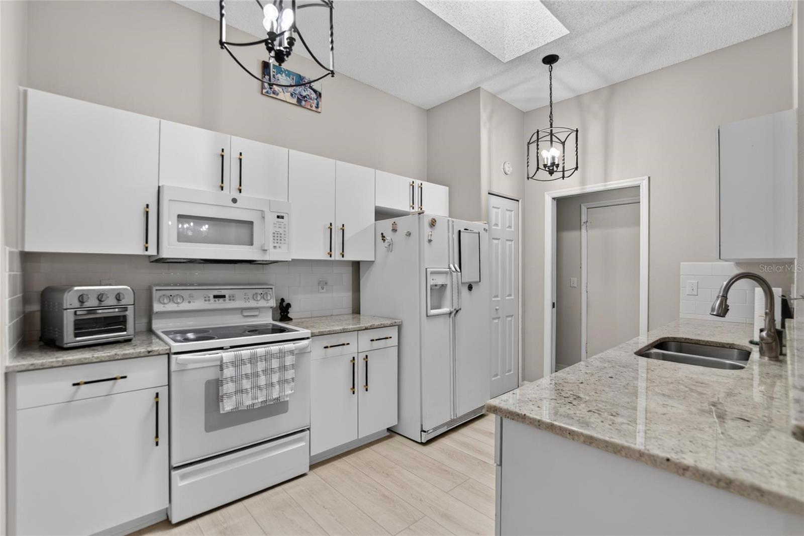 2433 NEW HAVEN CIRCLE, Sun City Center, FL 33573