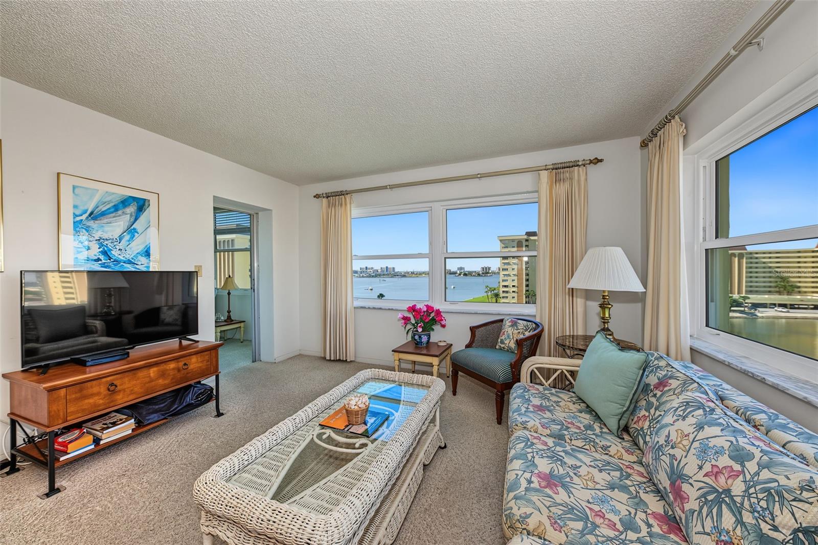 Living with panoramic water views Living with panoramic water views