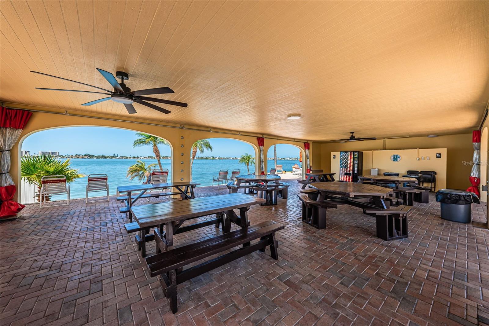 4575 COVE CIRCLE, #709, St Petersburg, FL 33708