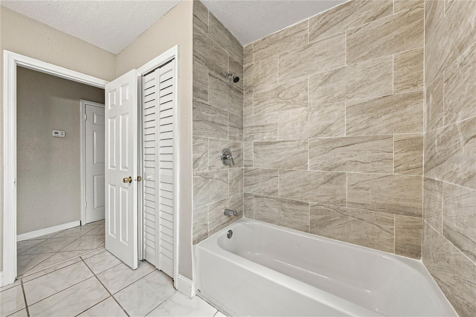 4260 NARVAREZ WAY S, St Petersburg, FL 33712