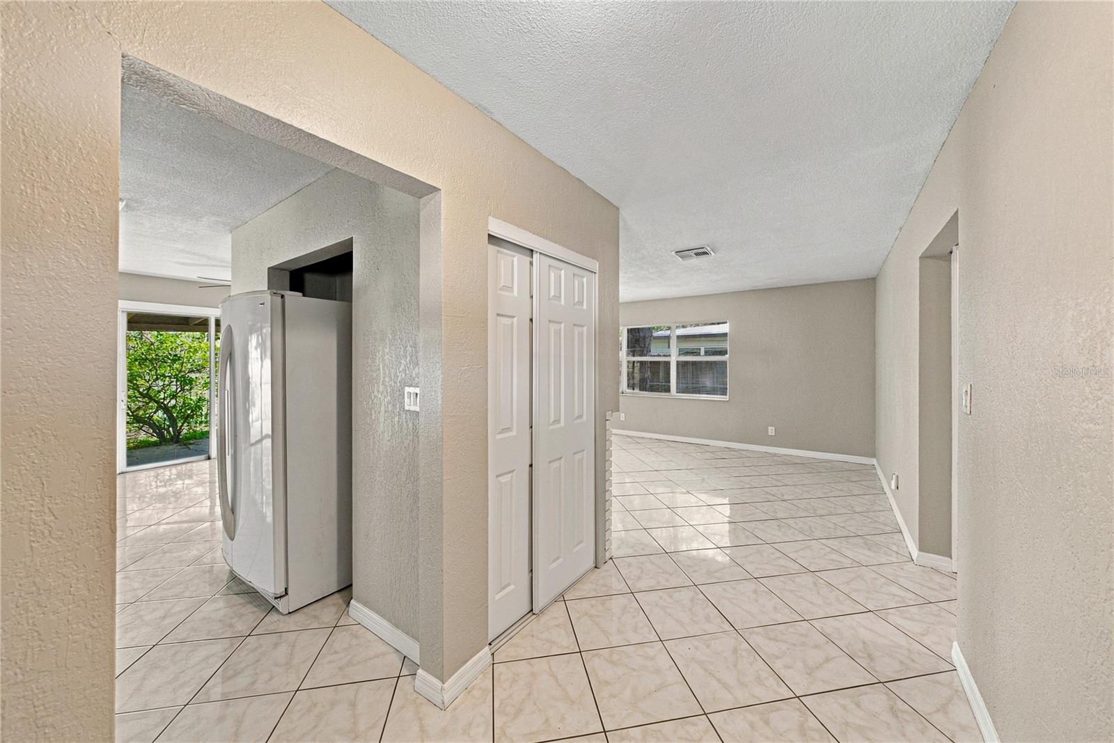 4260 NARVAREZ WAY S, St Petersburg, FL 33712